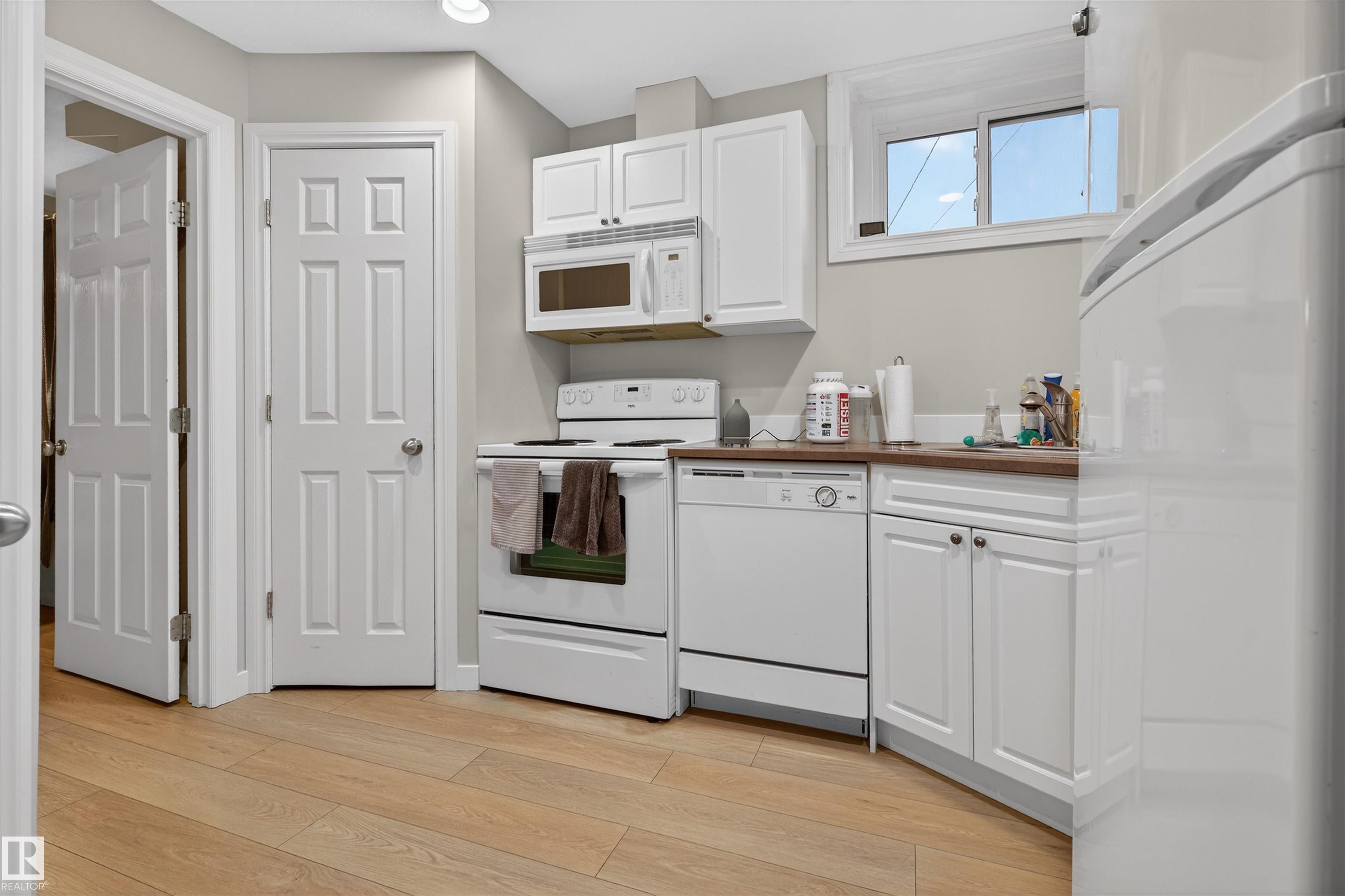 Photo 13 at 16 Mural Crescent, Mission, St. Albert