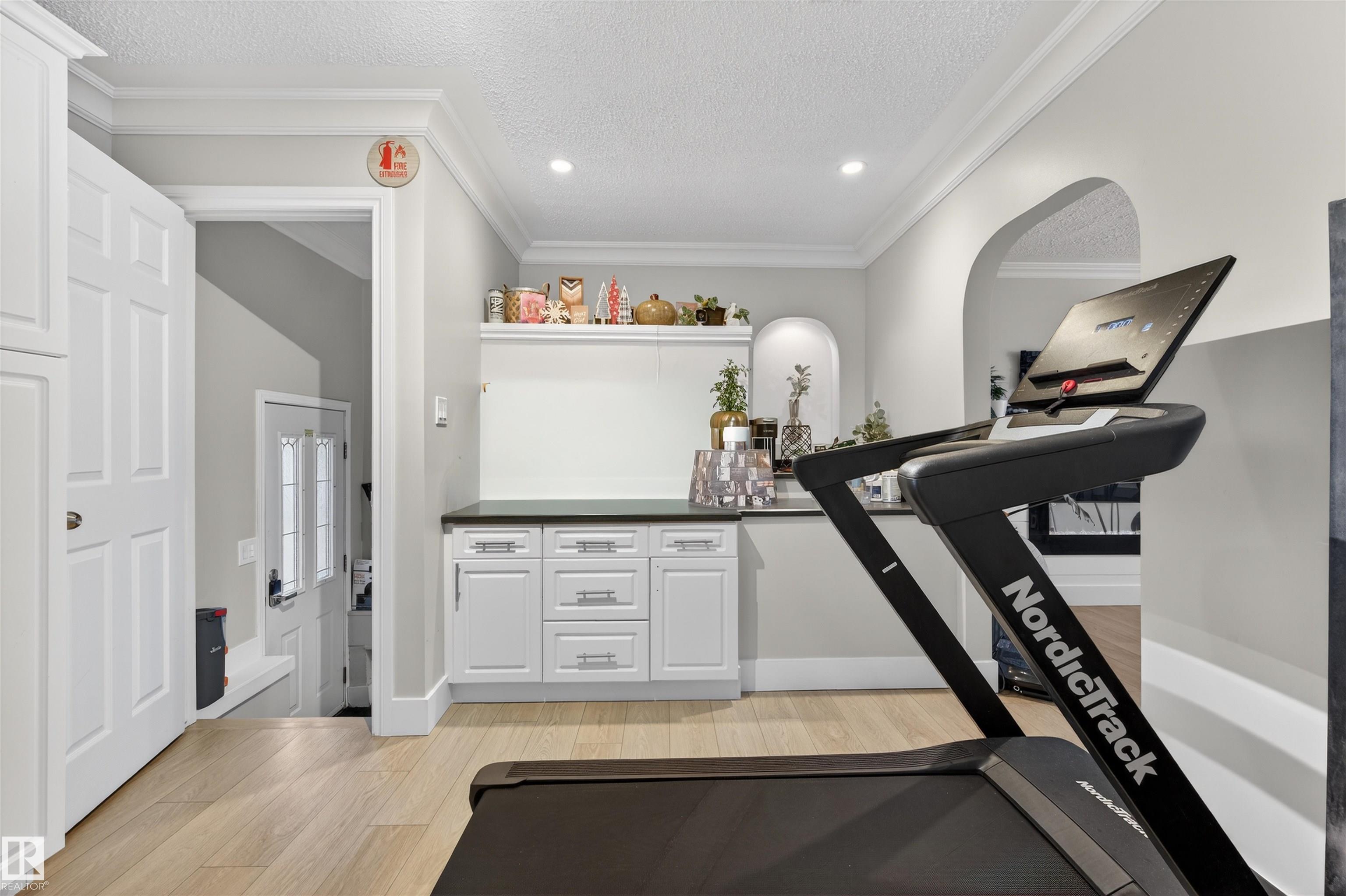 16 Mural Crescent, Mission, St. Albert