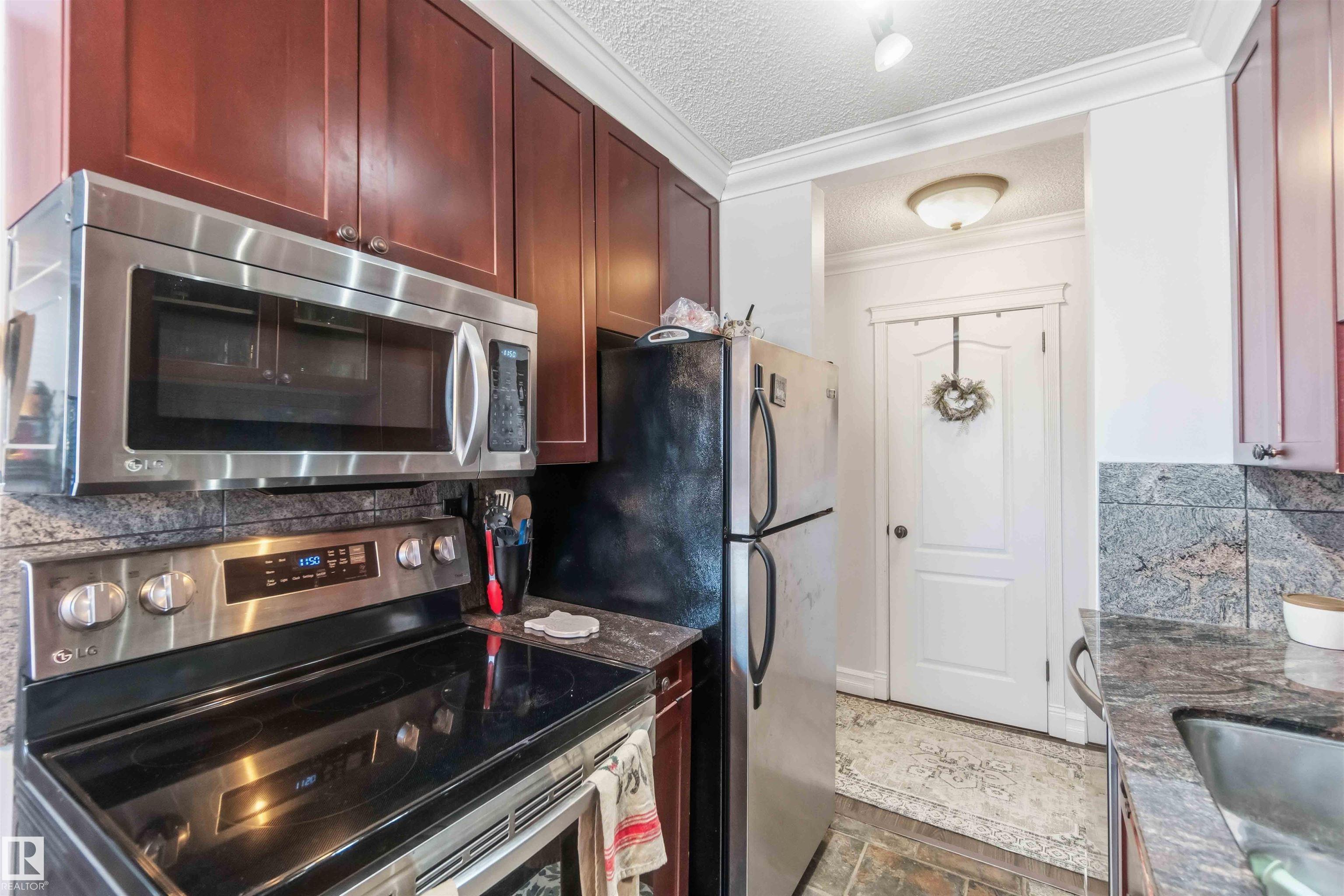 Photo 16 at 111 - 10225 117 Street NW, Wîhkwêntôwin, Edmonton