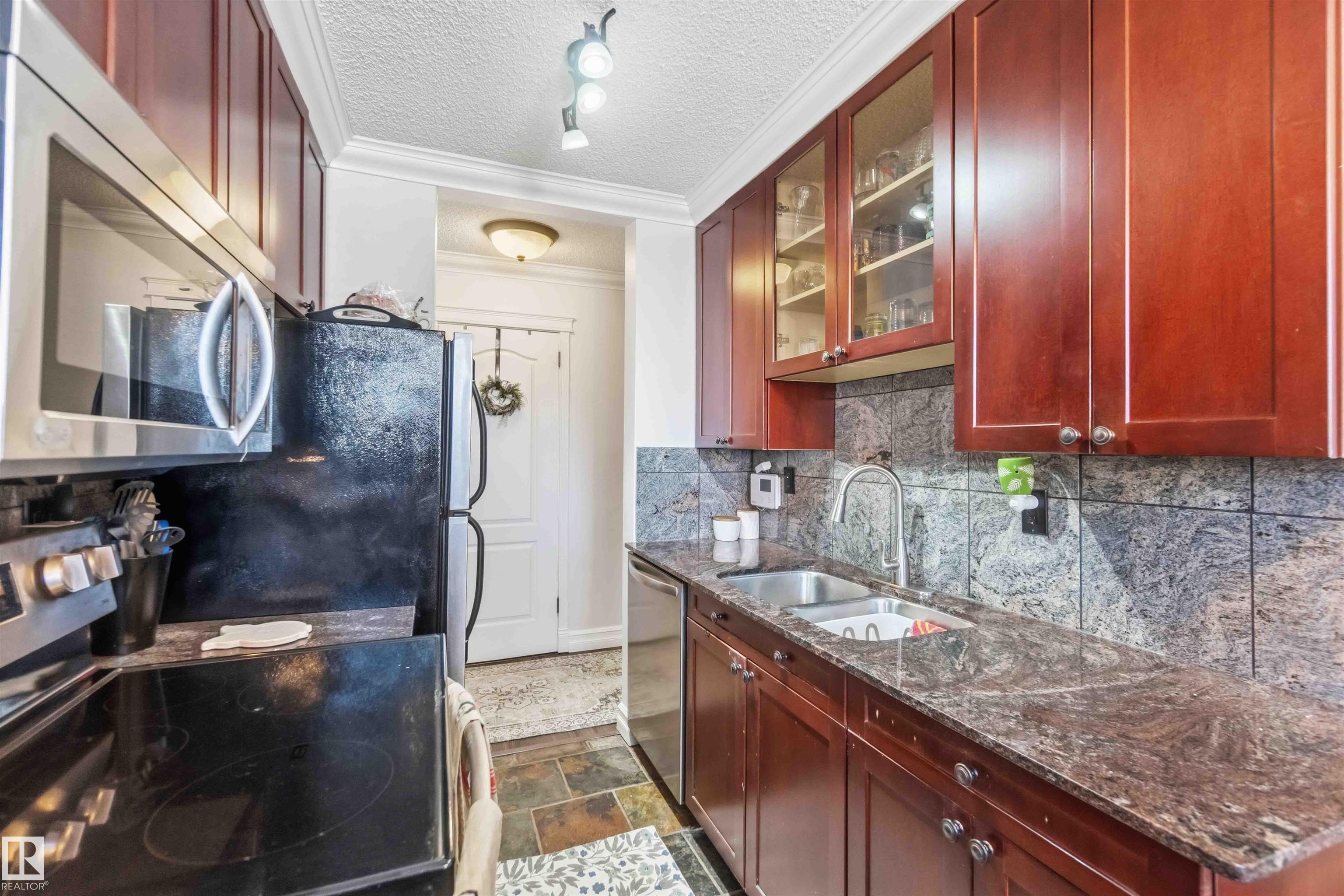 Photo 18 at 111 - 10225 117 Street NW, Wîhkwêntôwin, Edmonton