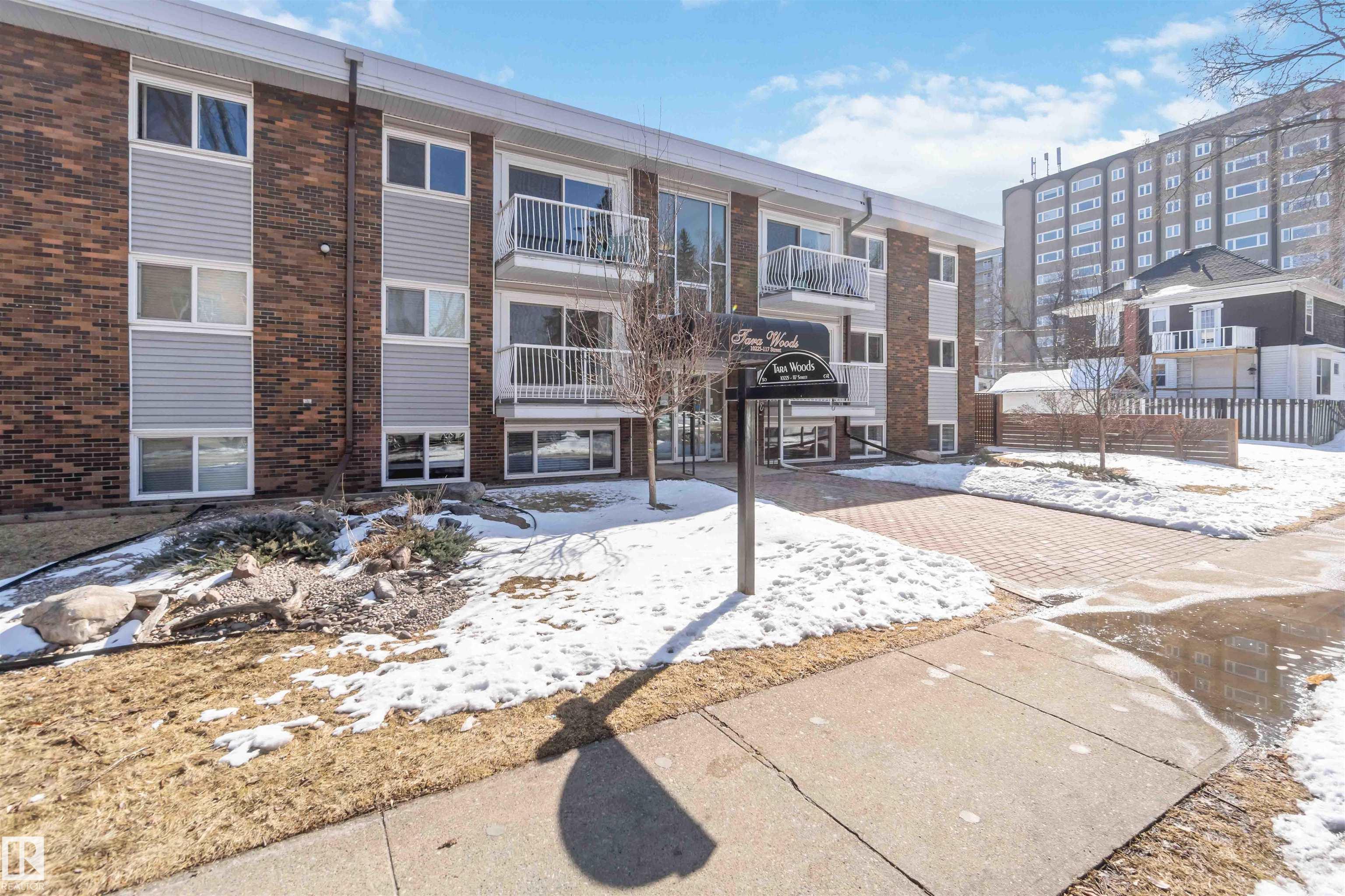 111 - 10225 117 Street NW, Wîhkwêntôwin, Edmonton