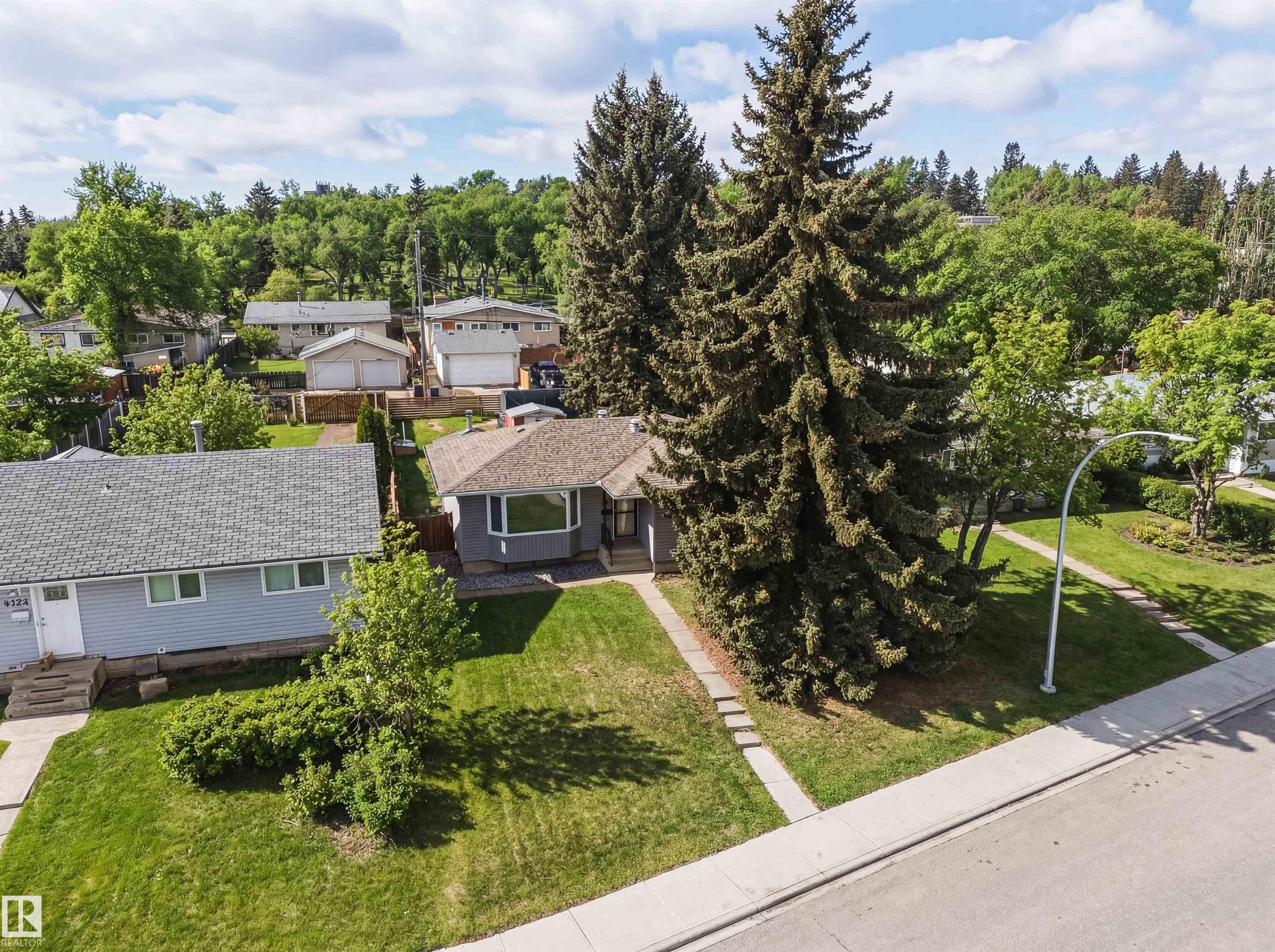 5328 105b Street NW, Pleasantview, Edmonton