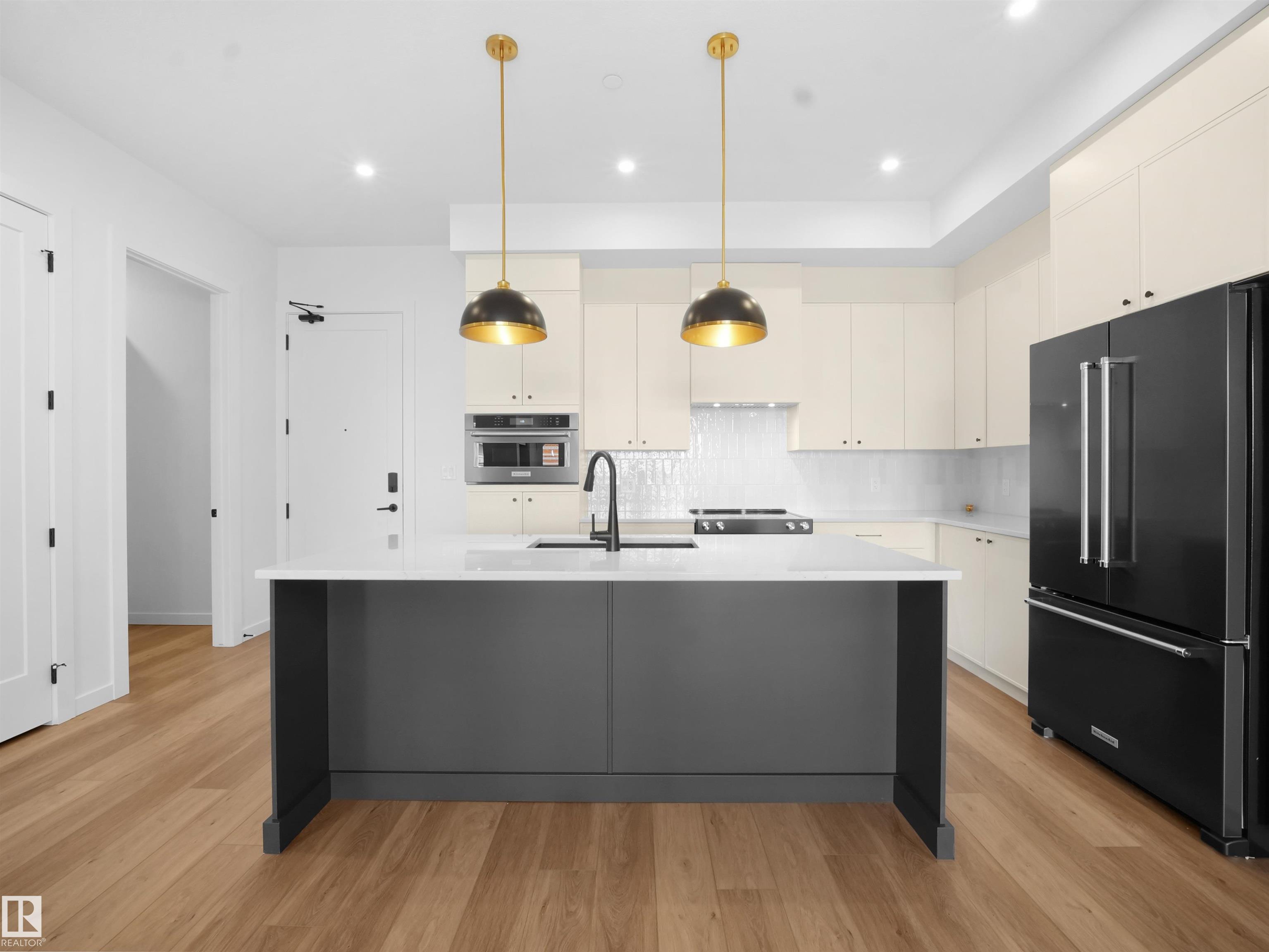 Photo 10 at 402 - 7459 May Common NW, Magrath Heights, Edmonton