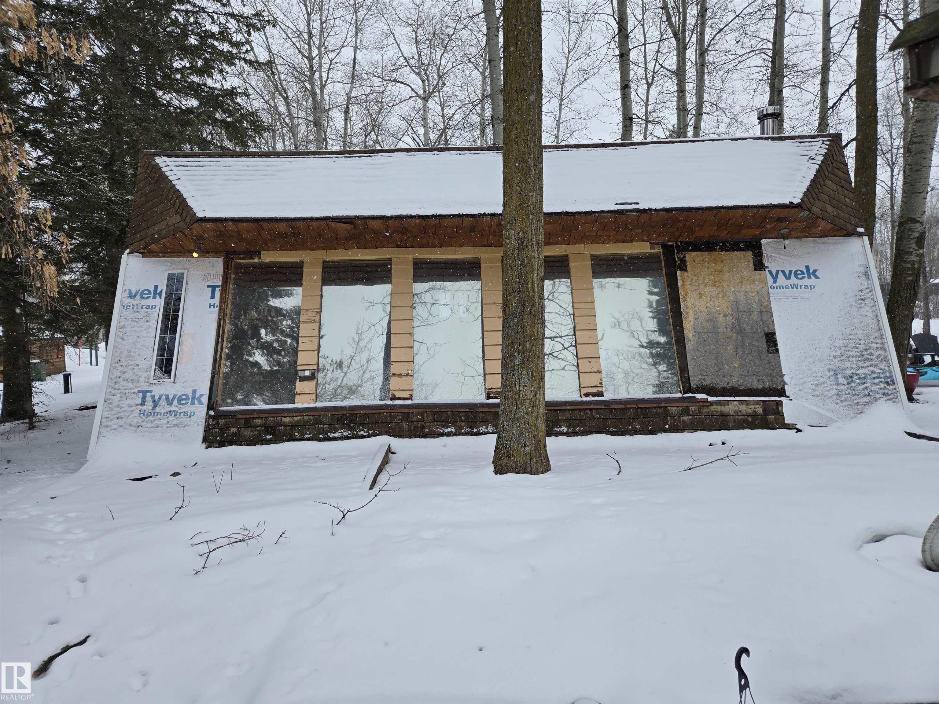 Photo 3 at 5 Conifer Crescent, Silver Sands, Rural Lac Ste. Anne County