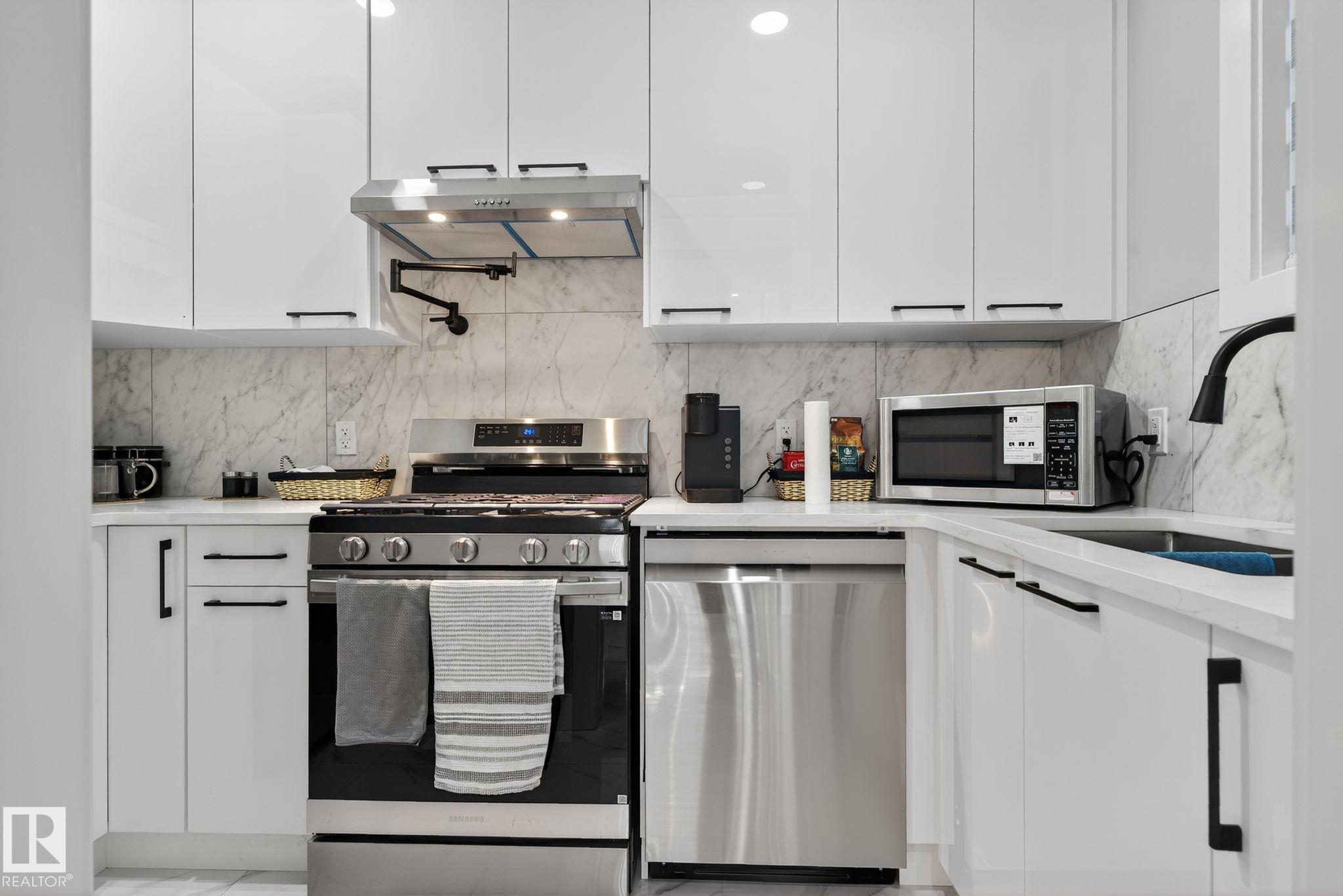 Photo 13 at 1815 17 Avenue NW, Laurel, Edmonton