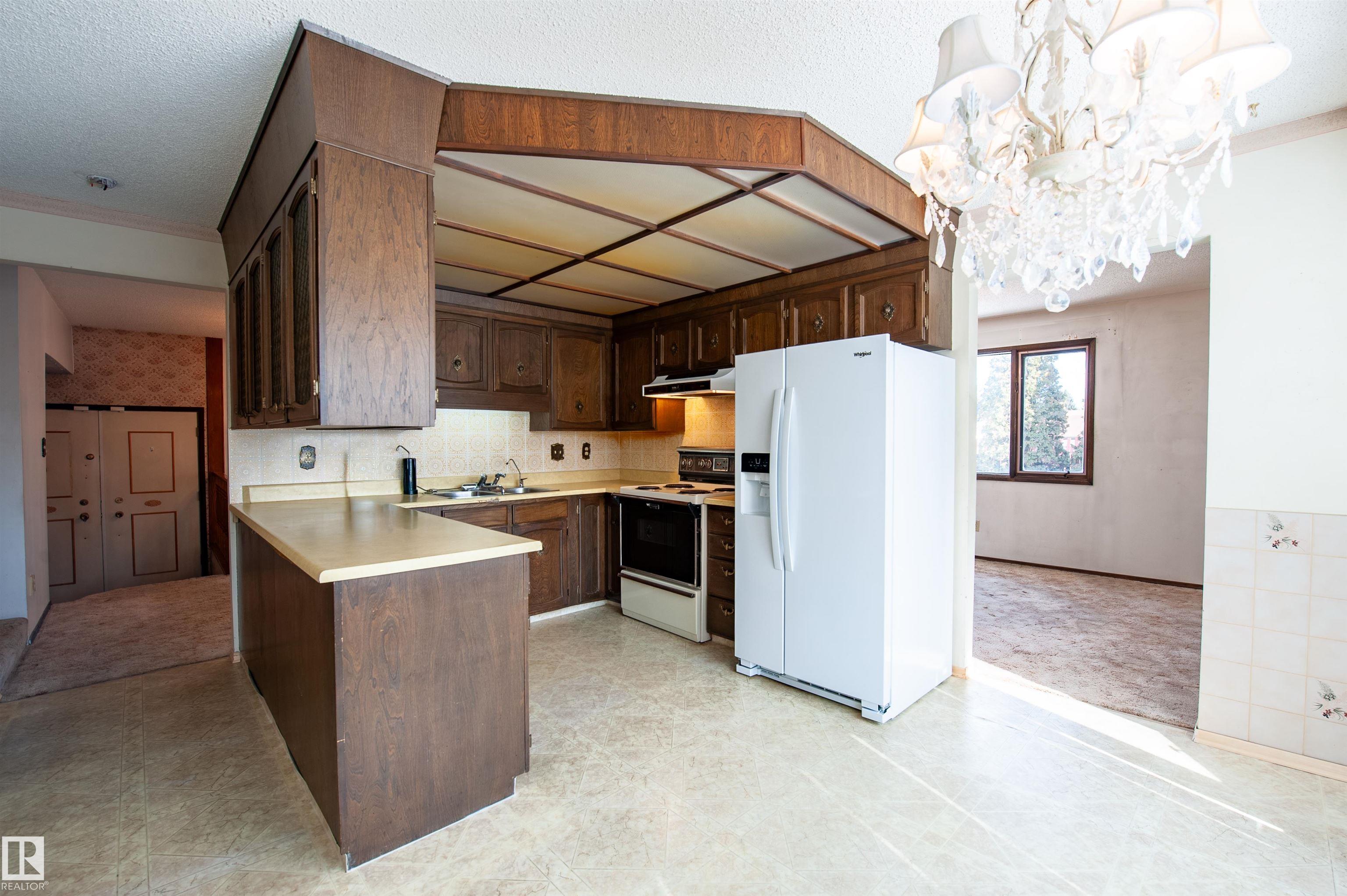 Photo 14 at 10619 35 Avenue NW, Duggan, Edmonton