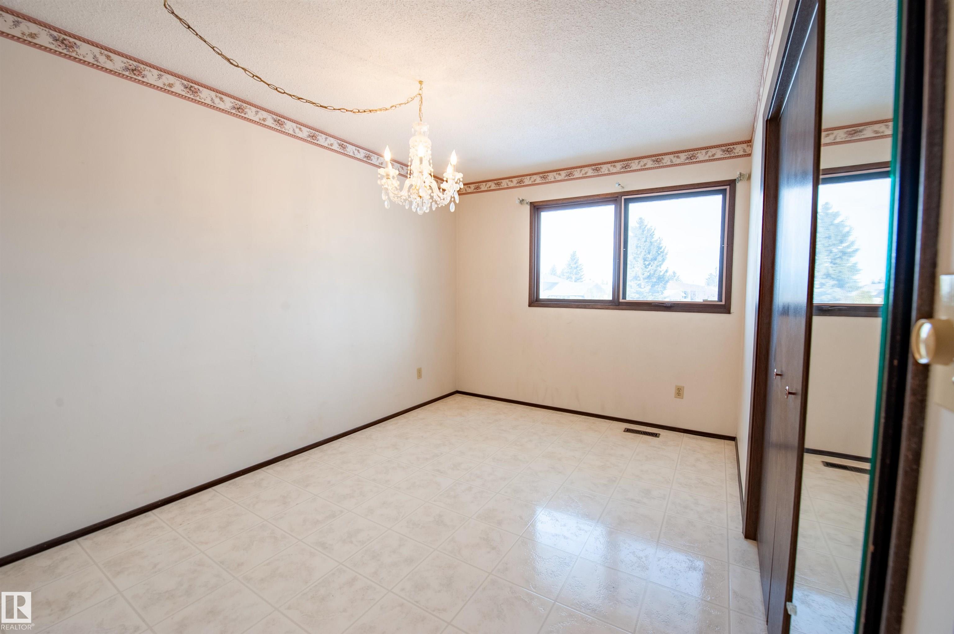 Photo 27 at 10619 35 Avenue NW, Duggan, Edmonton