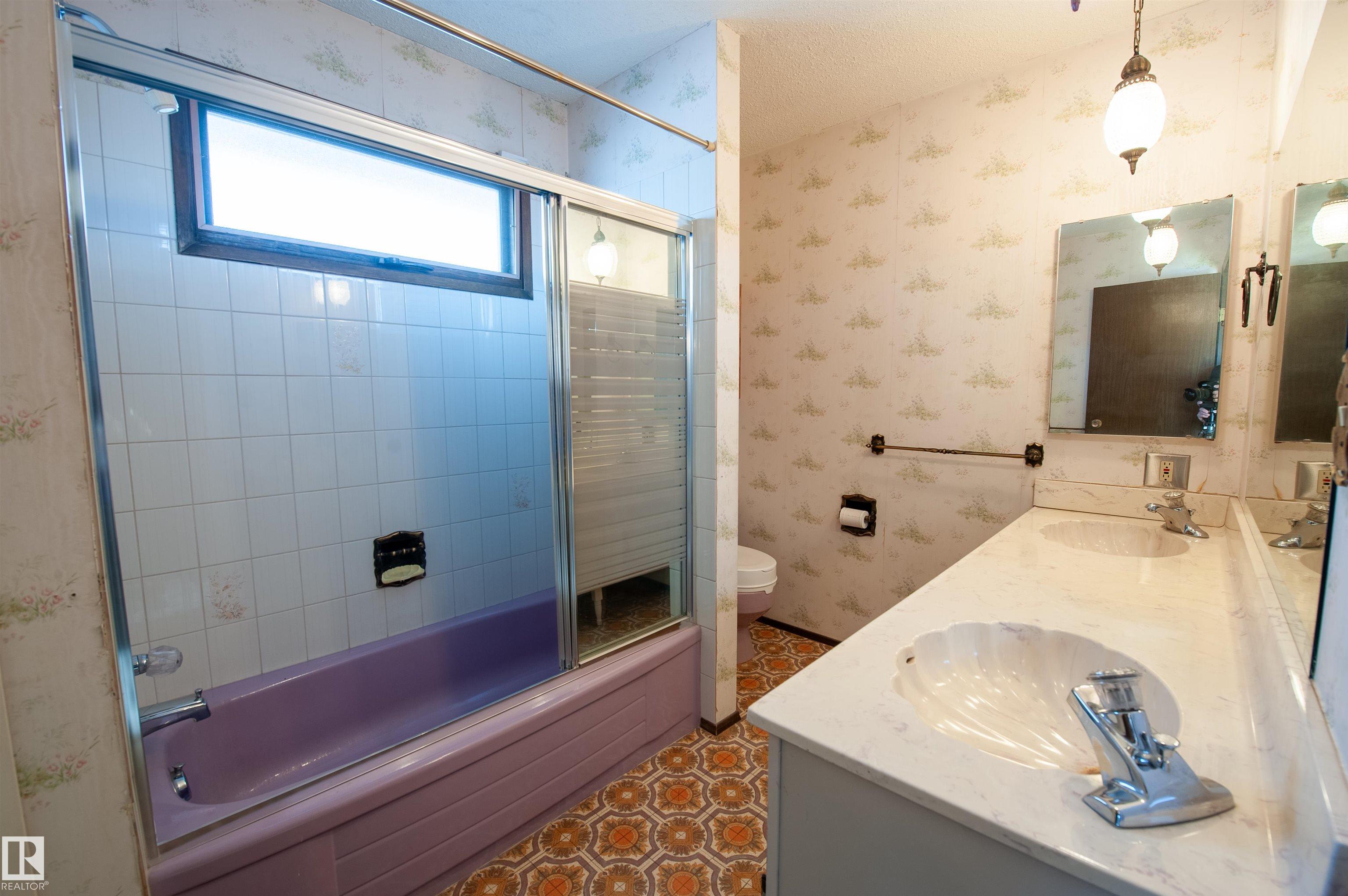 Photo 35 at 10619 35 Avenue NW, Duggan, Edmonton