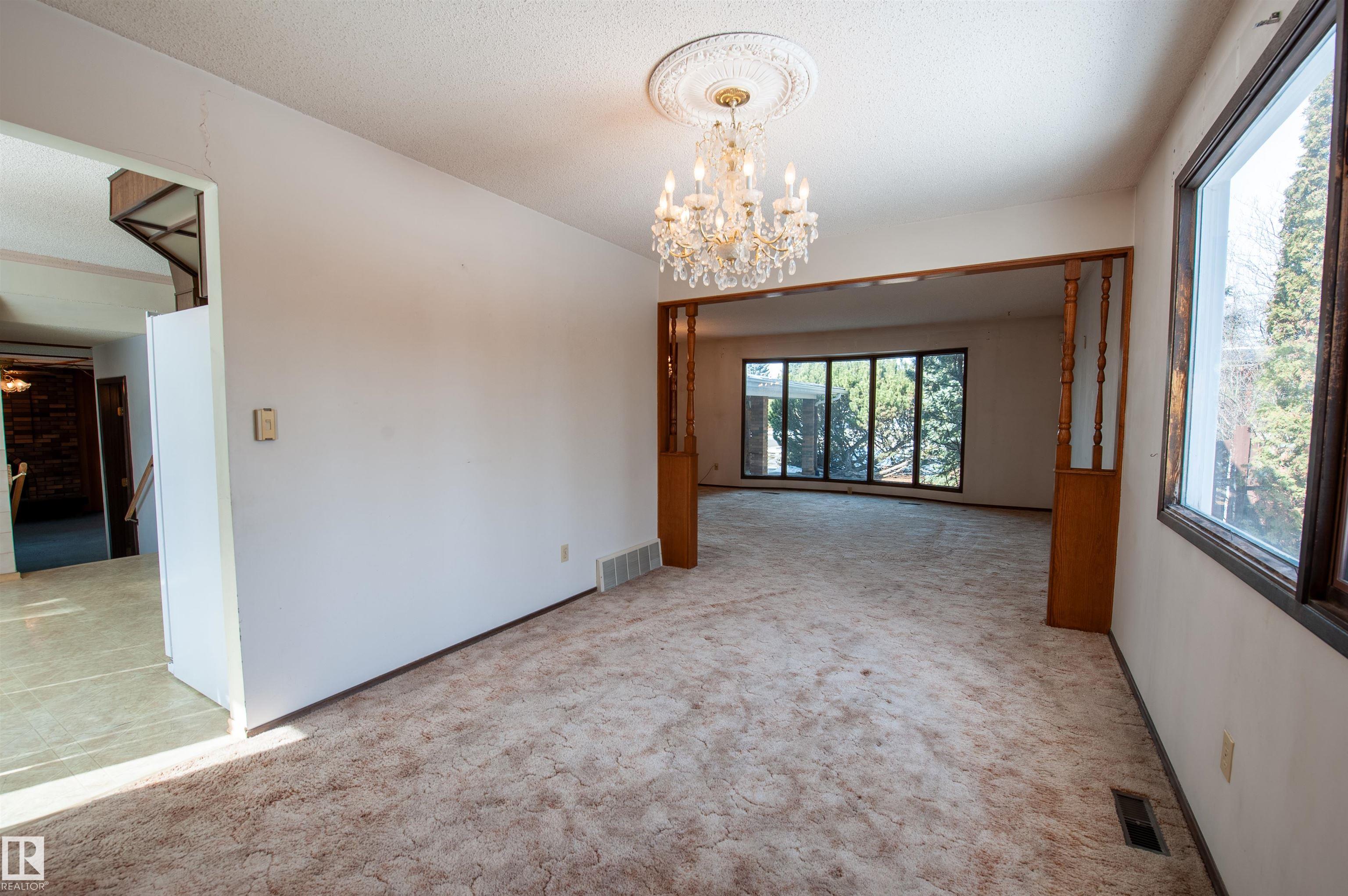 Photo 10 at 10619 35 Avenue NW, Duggan, Edmonton