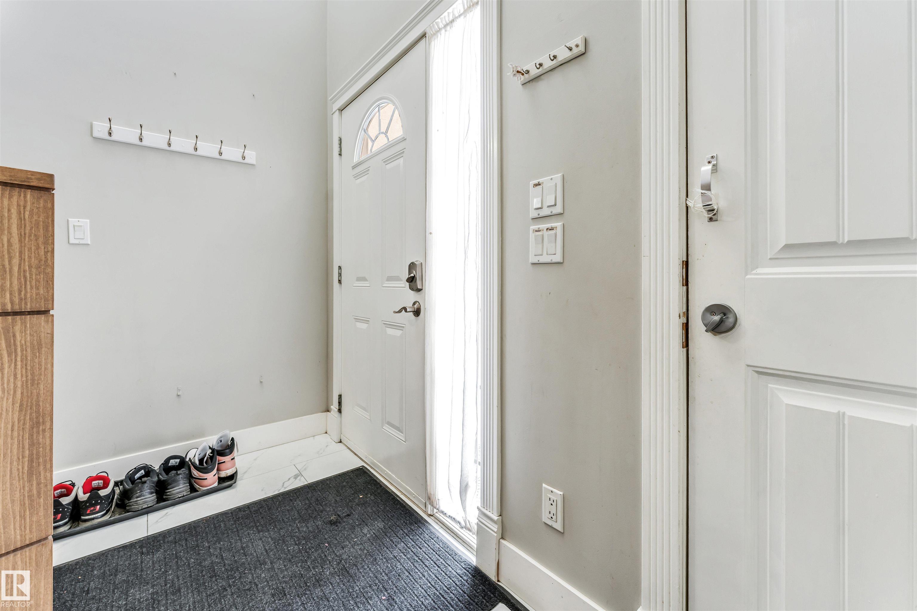 3228 18 Street NW, Silver Berry, Edmonton