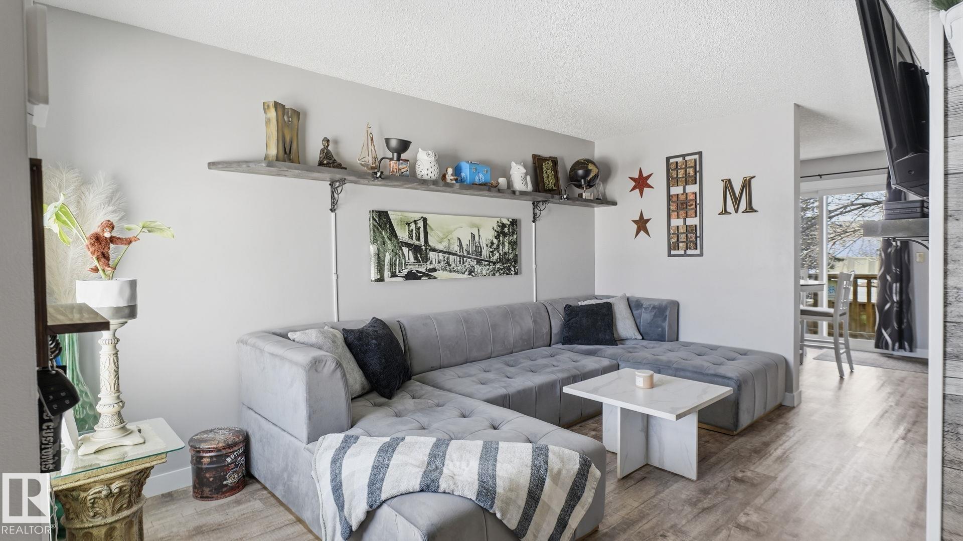 5 - 10 Ritchie Way, Regency Park, Sherwood Park