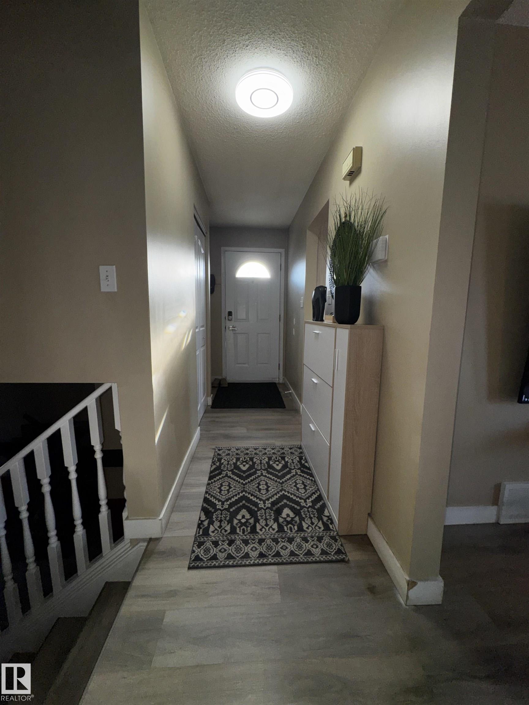 Photo 12 at 11452 152b Avenue NW, Caernarvon, Edmonton