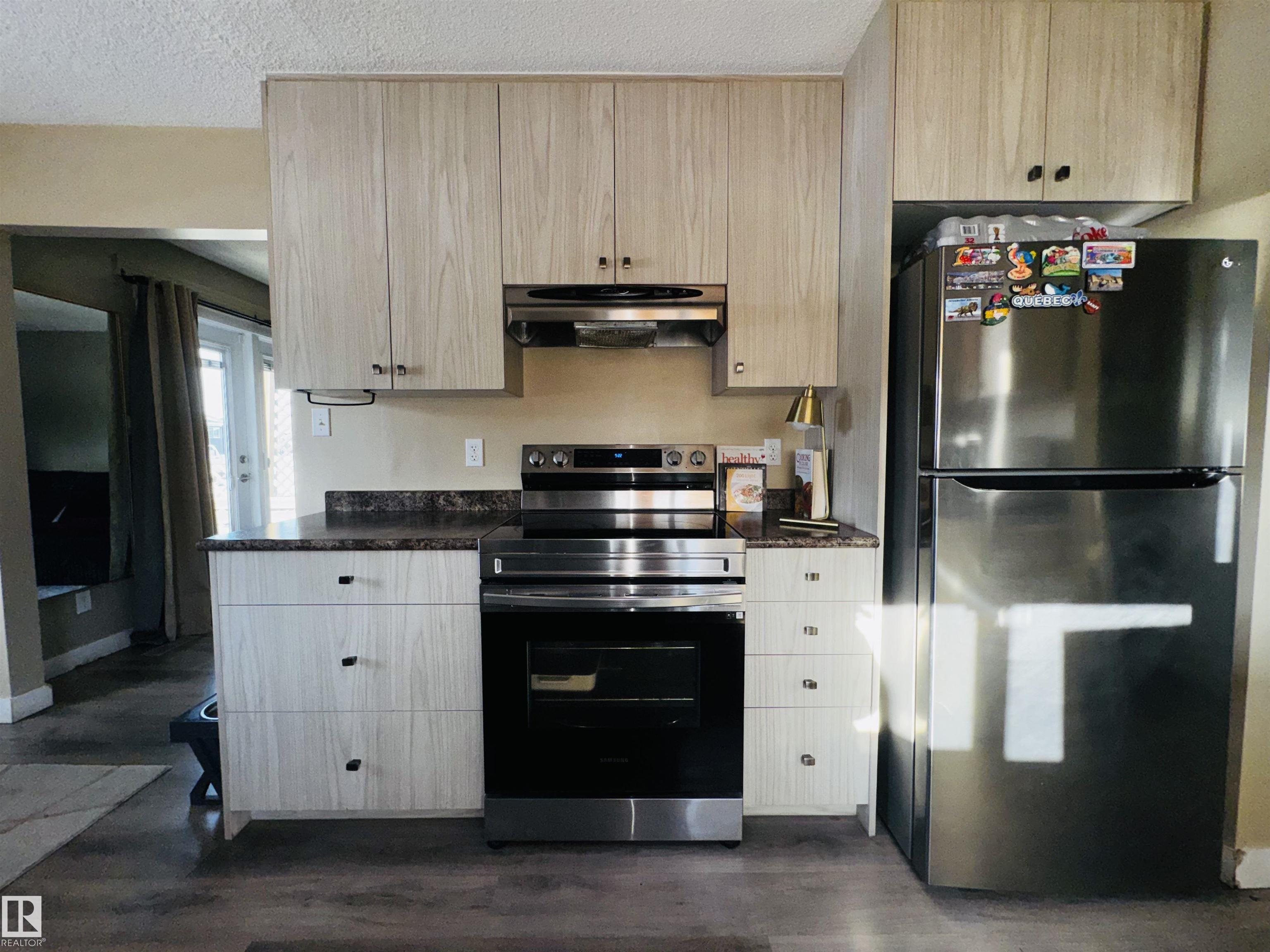 Photo 13 at 11452 152b Avenue NW, Caernarvon, Edmonton