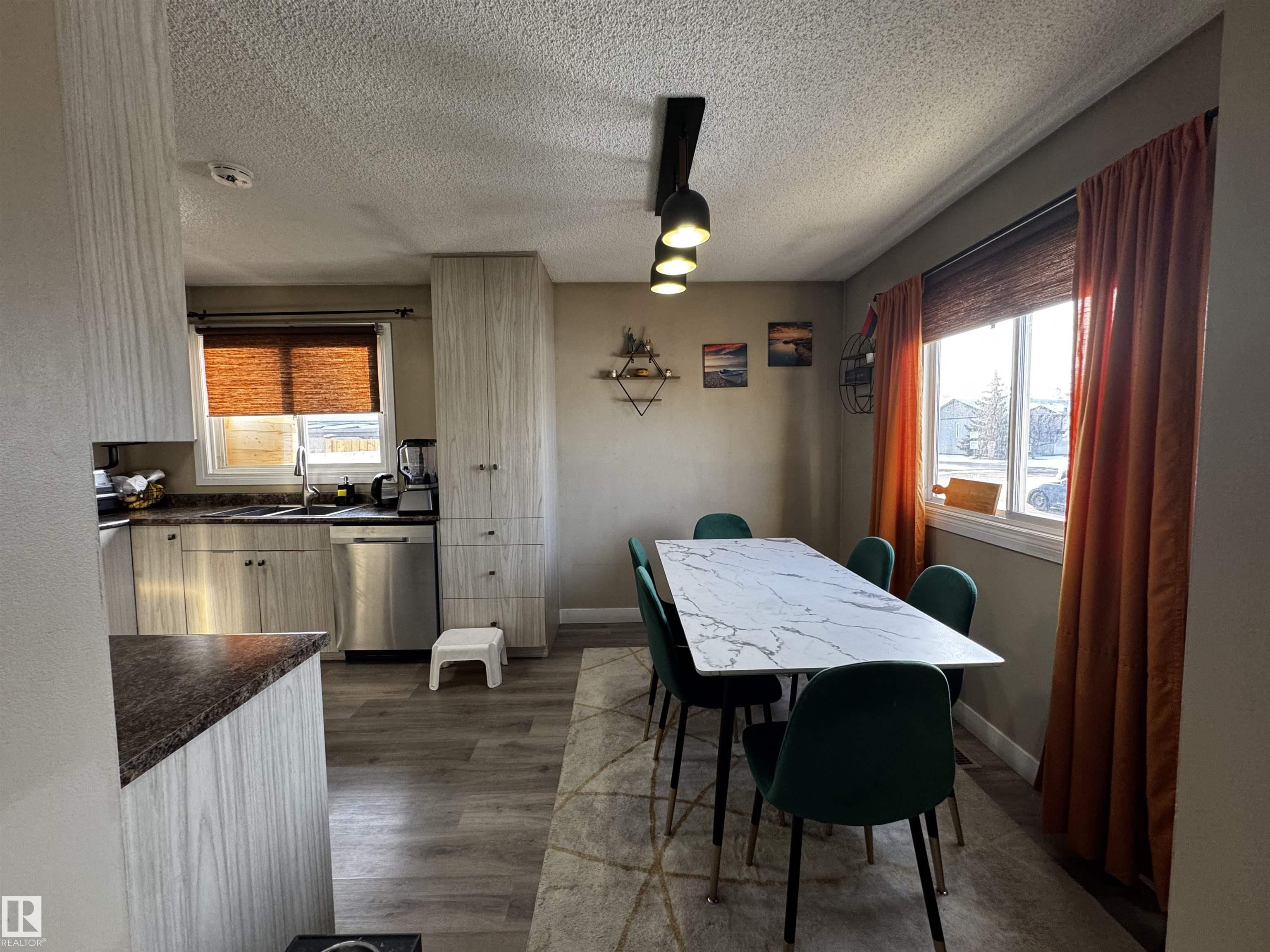 Photo 18 at 11452 152b Avenue NW, Caernarvon, Edmonton