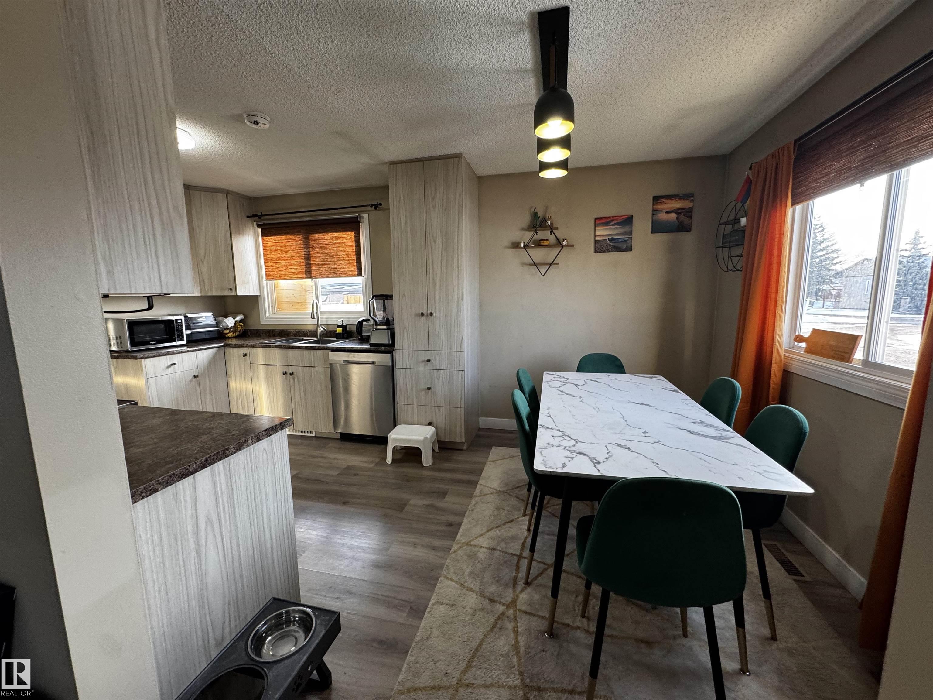 Photo 19 at 11452 152b Avenue NW, Caernarvon, Edmonton