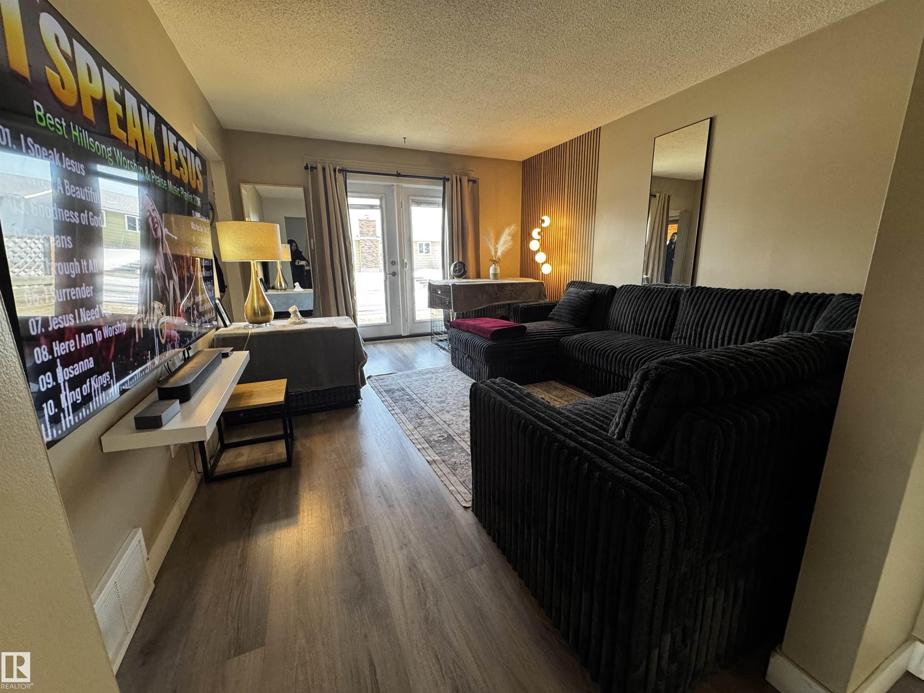 Photo 32 at 11452 152b Avenue NW, Caernarvon, Edmonton