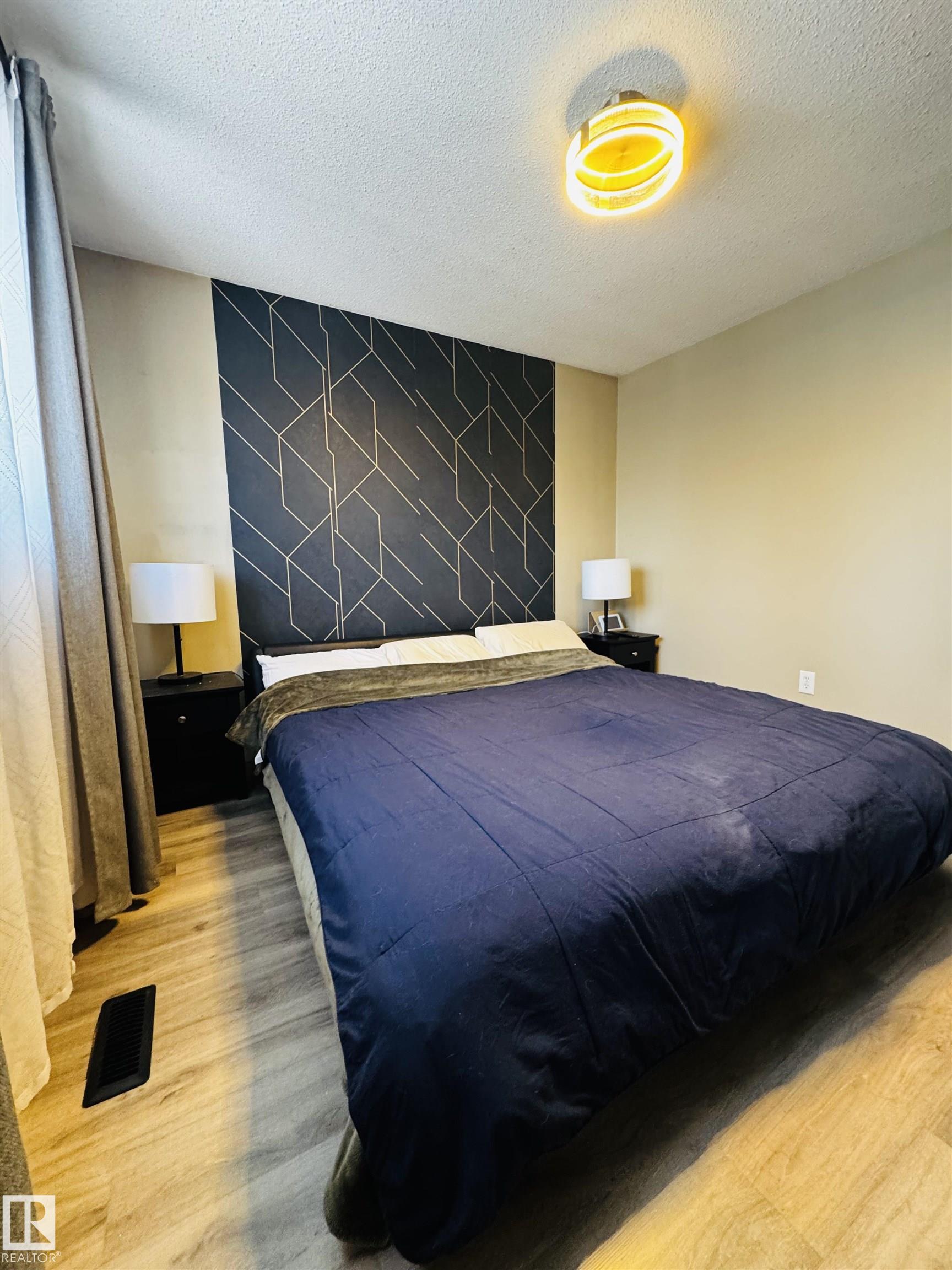 Photo 34 at 11452 152b Avenue NW, Caernarvon, Edmonton