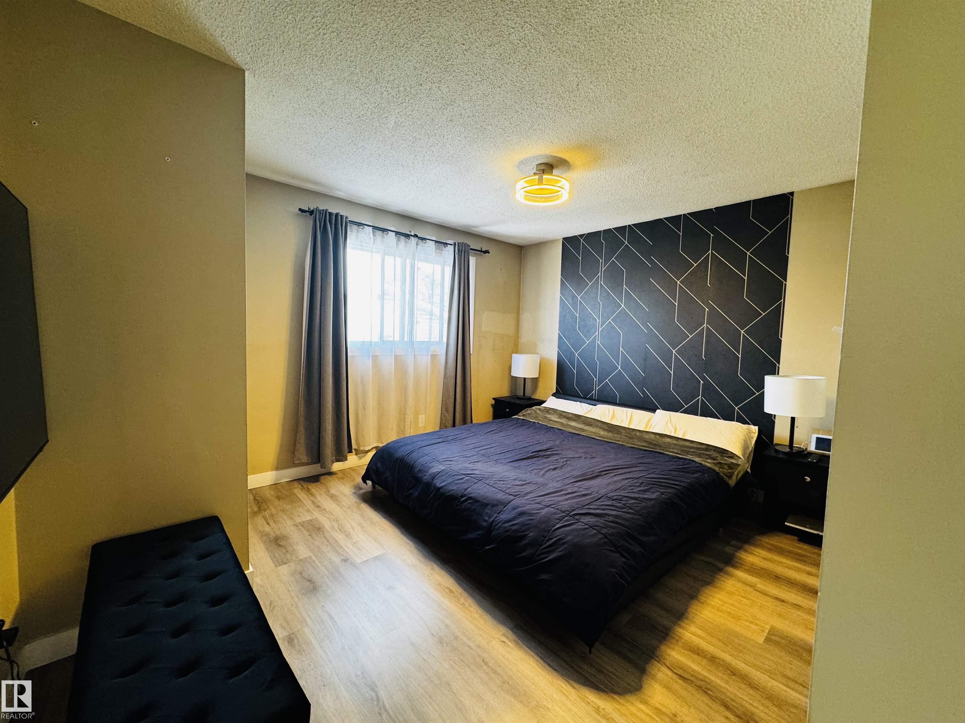 Photo 37 at 11452 152b Avenue NW, Caernarvon, Edmonton