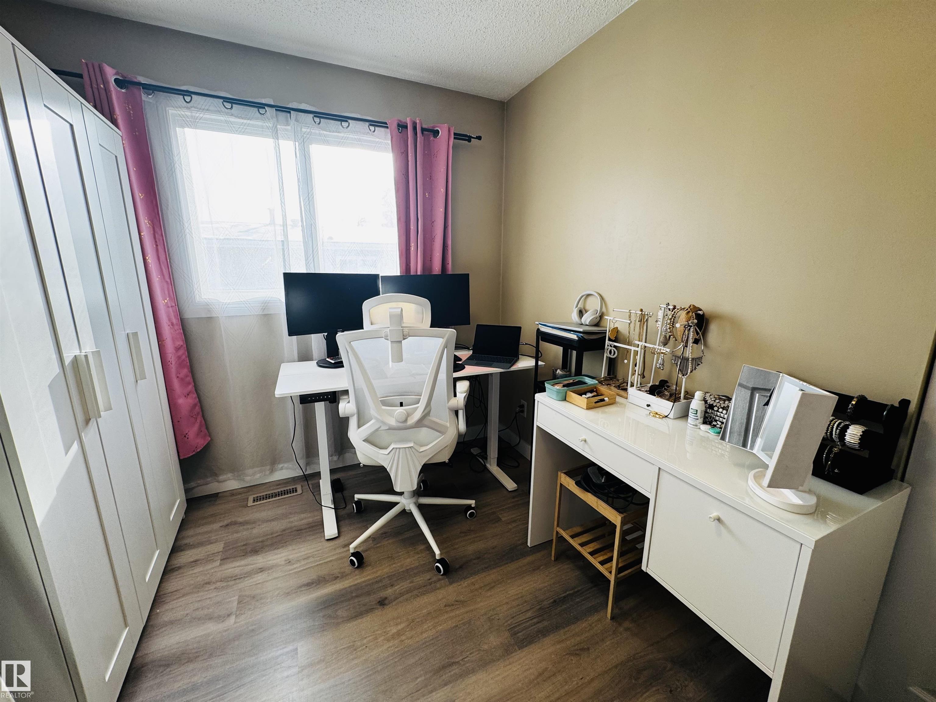 Photo 45 at 11452 152b Avenue NW, Caernarvon, Edmonton