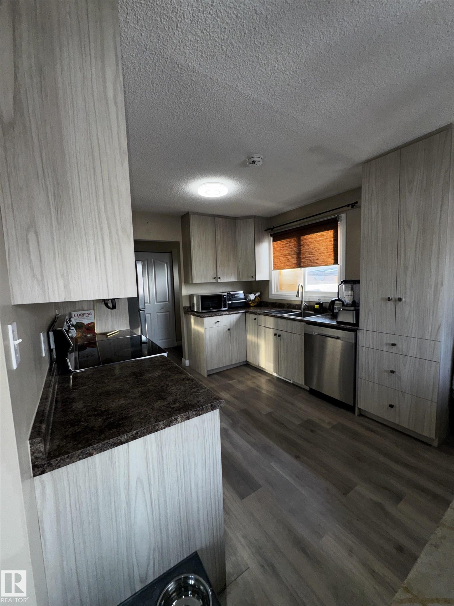 Photo 59 at 11452 152b Avenue NW, Caernarvon, Edmonton