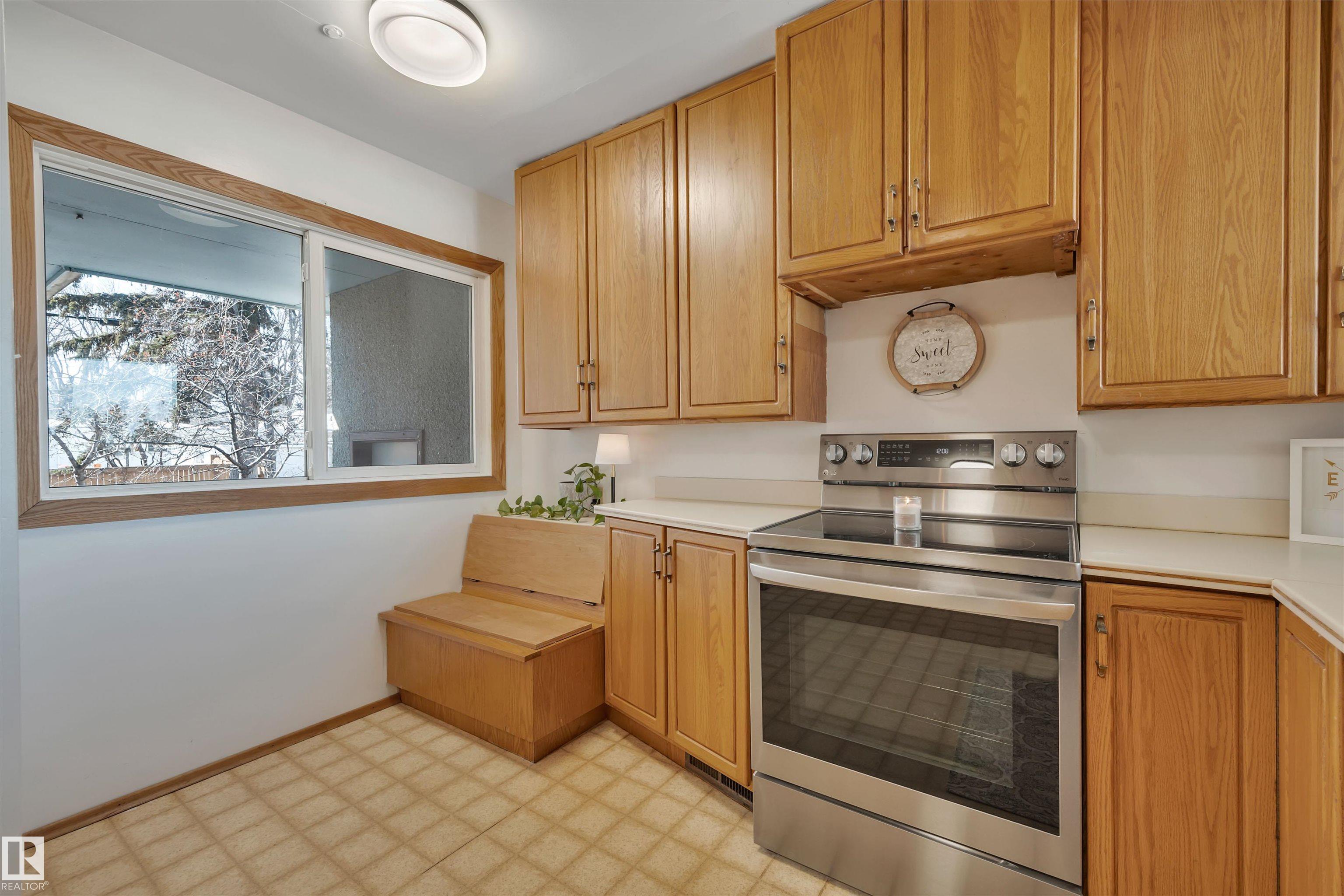 Photo 15 at 6608 84 Street NW, Argyll, Edmonton