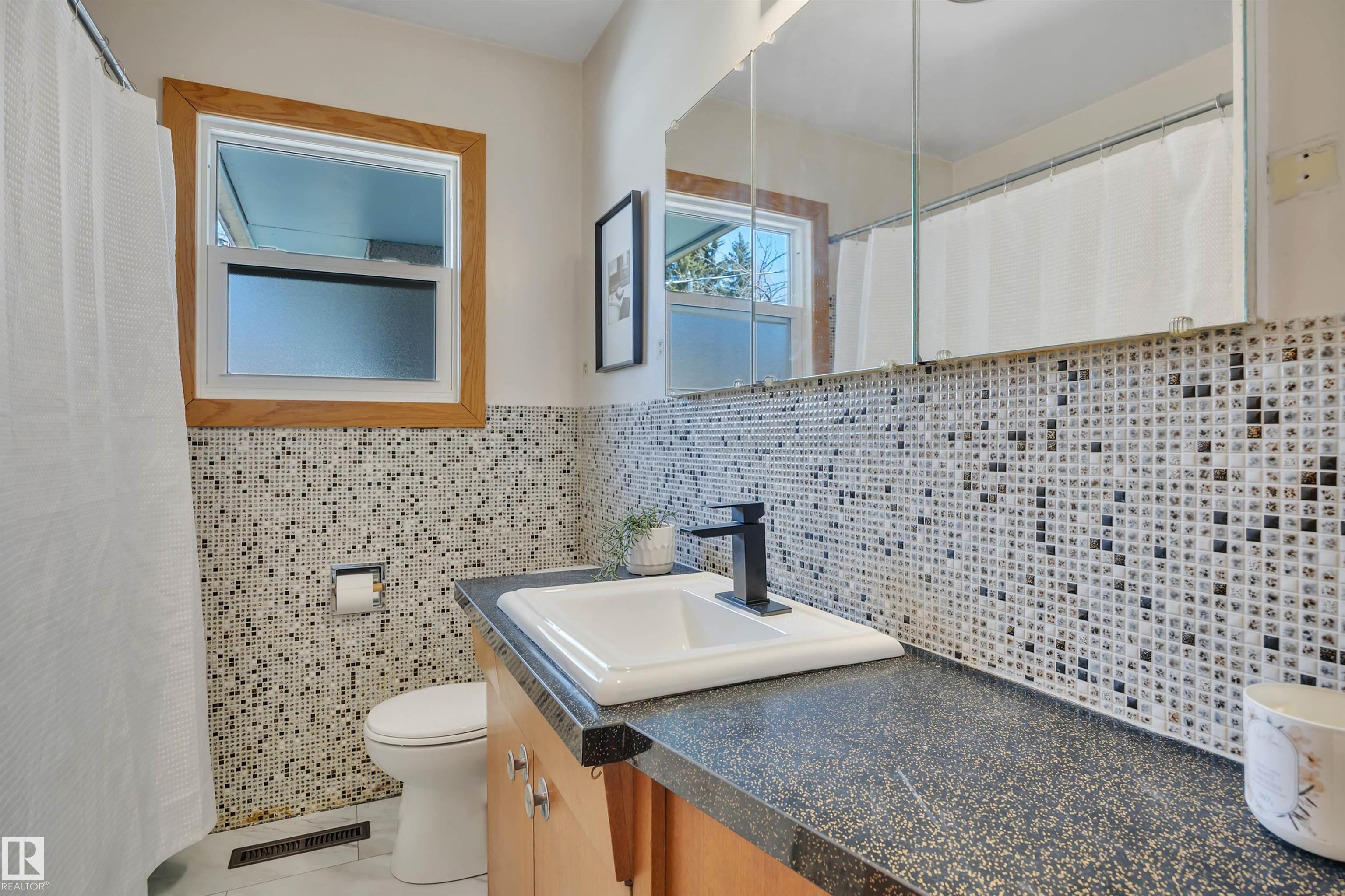 Photo 28 at 6608 84 Street NW, Argyll, Edmonton