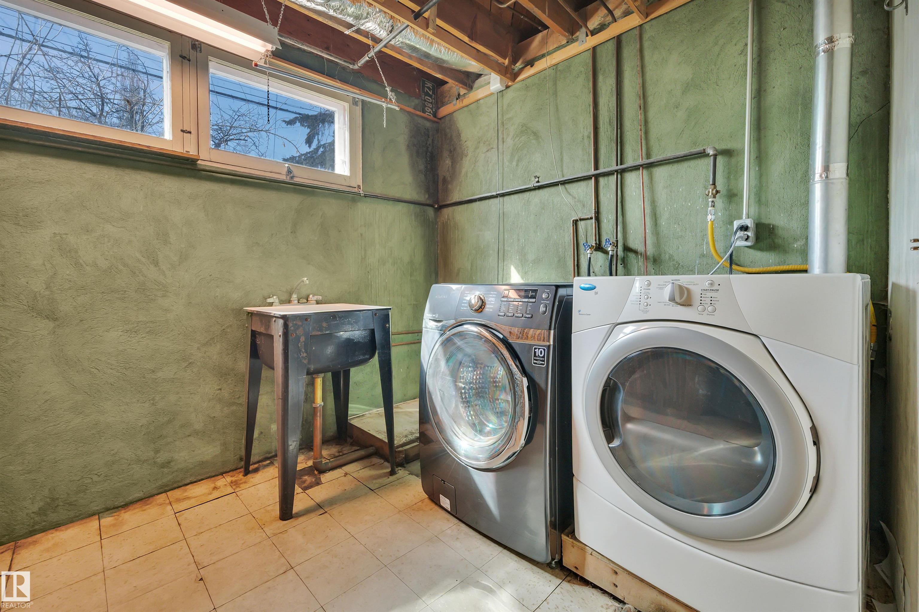 Photo 42 at 6608 84 Street NW, Argyll, Edmonton