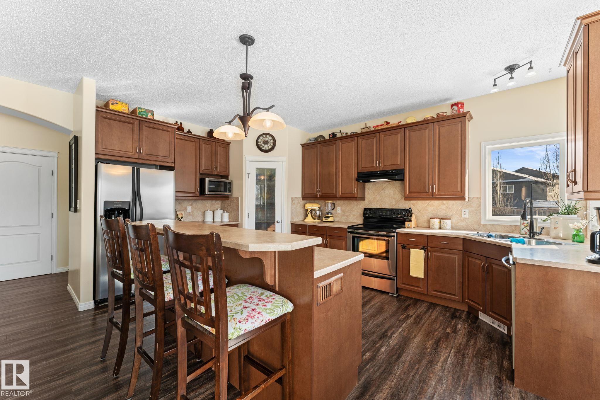 Photo 16 at 112 Lakeland point(e), Beaumont Lakes, Beaumont