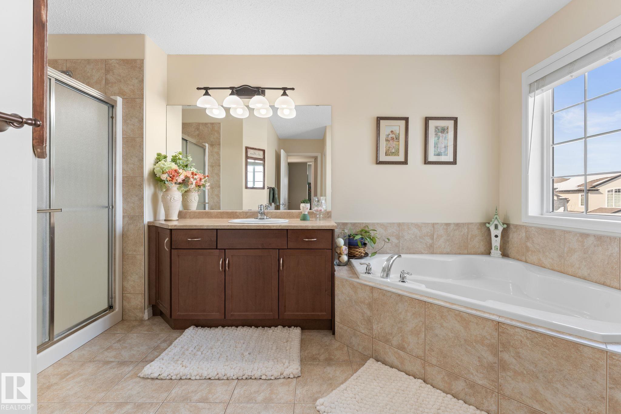 Photo 35 at 112 Lakeland point(e), Beaumont Lakes, Beaumont