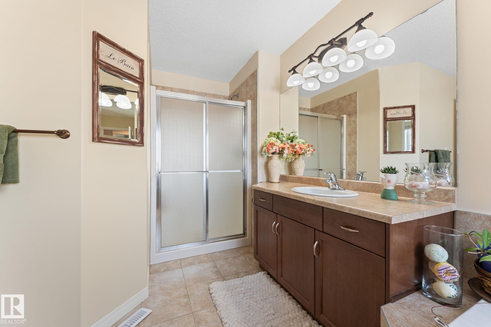 Photo 37 at 112 Lakeland point(e), Beaumont Lakes, Beaumont