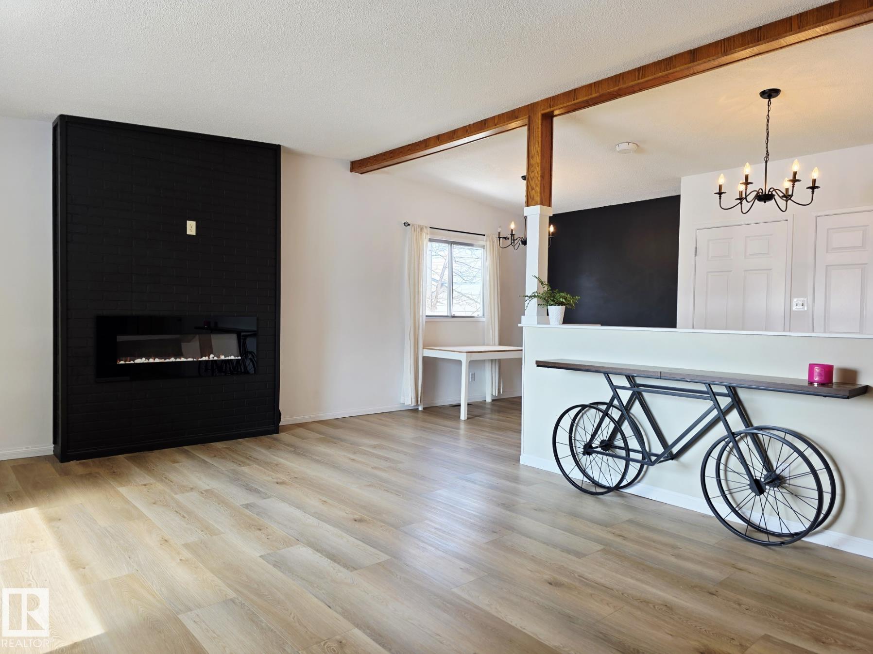 5204 43 Avenue, Linsford Park, Leduc