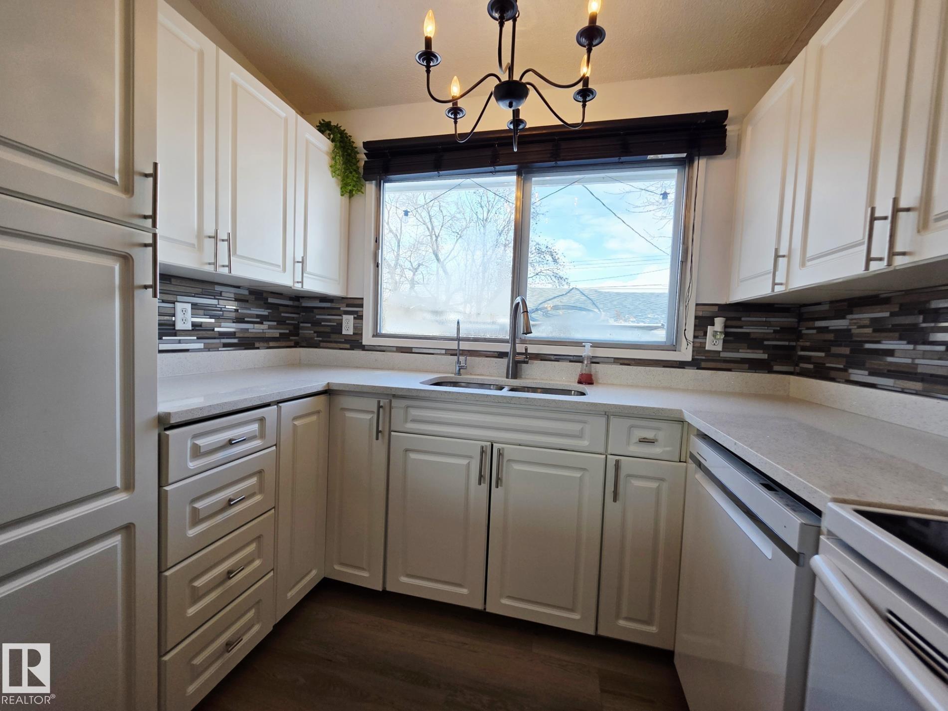 Photo 18 at 5204 43 Avenue, Linsford Park, Leduc