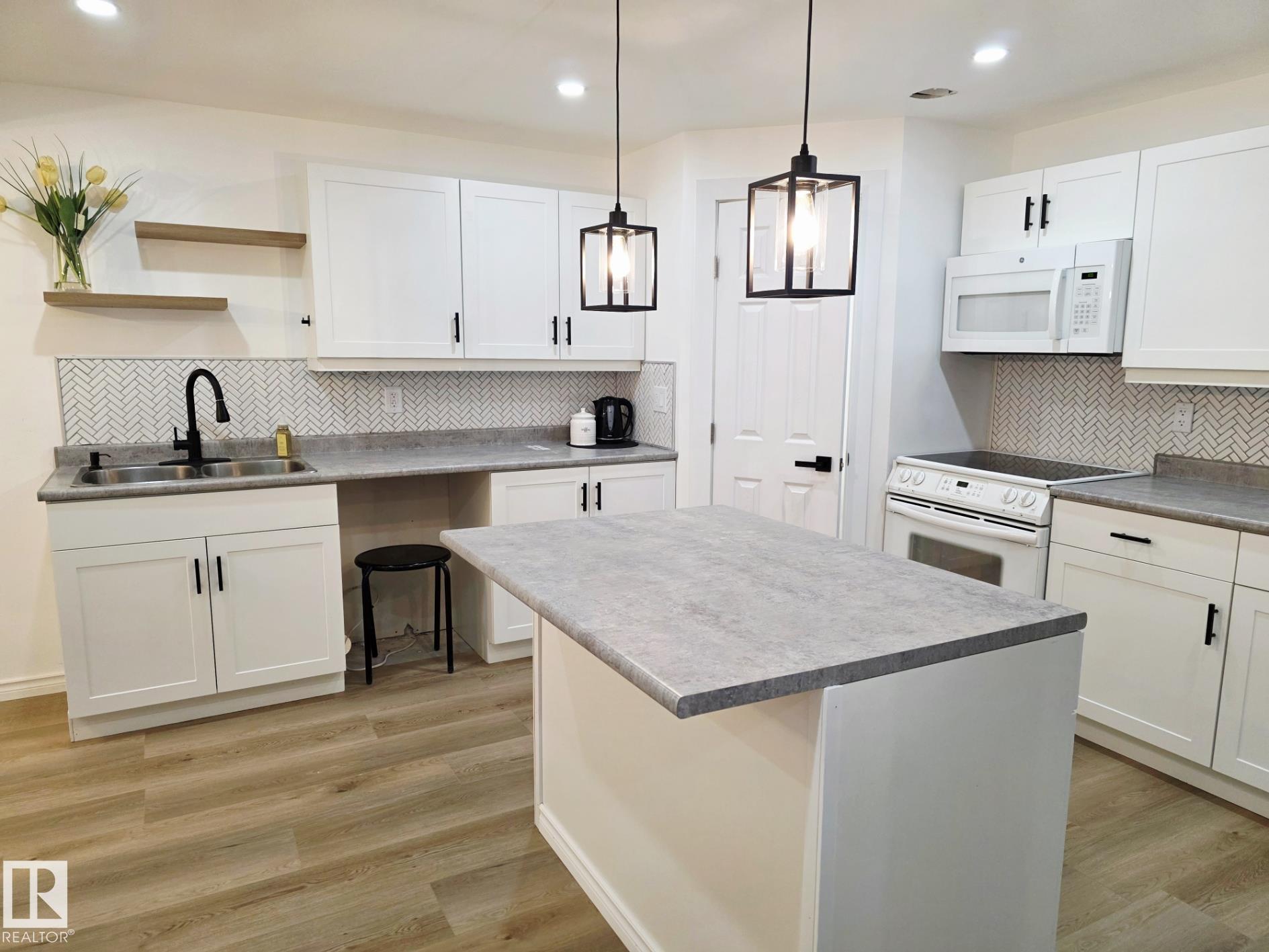 Photo 40 at 5204 43 Avenue, Linsford Park, Leduc