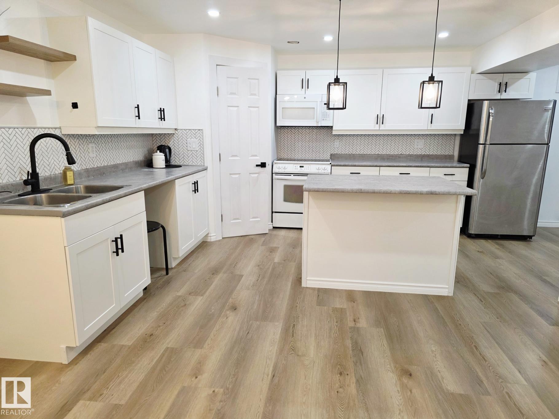 Photo 42 at 5204 43 Avenue, Linsford Park, Leduc