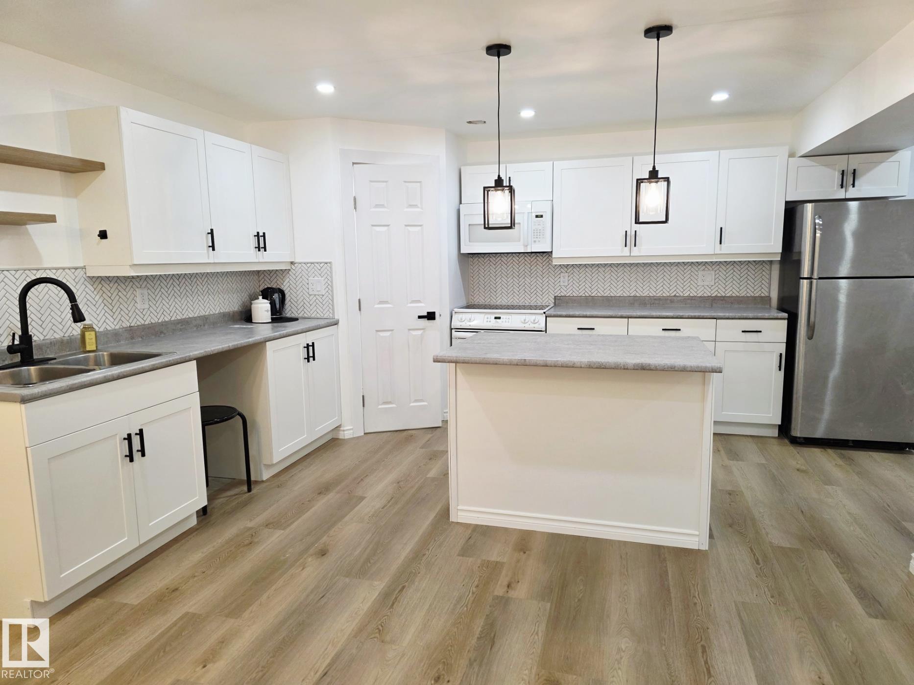 Photo 43 at 5204 43 Avenue, Linsford Park, Leduc