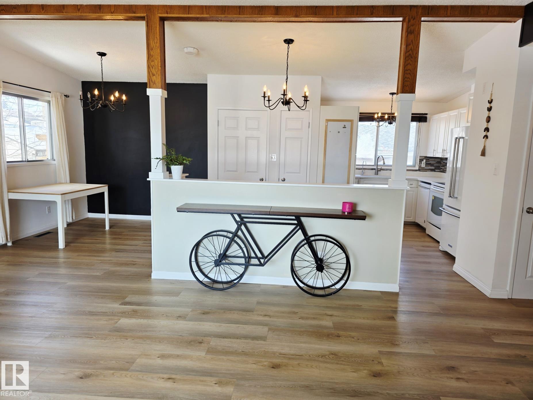 Photo 6 at 5204 43 Avenue, Linsford Park, Leduc