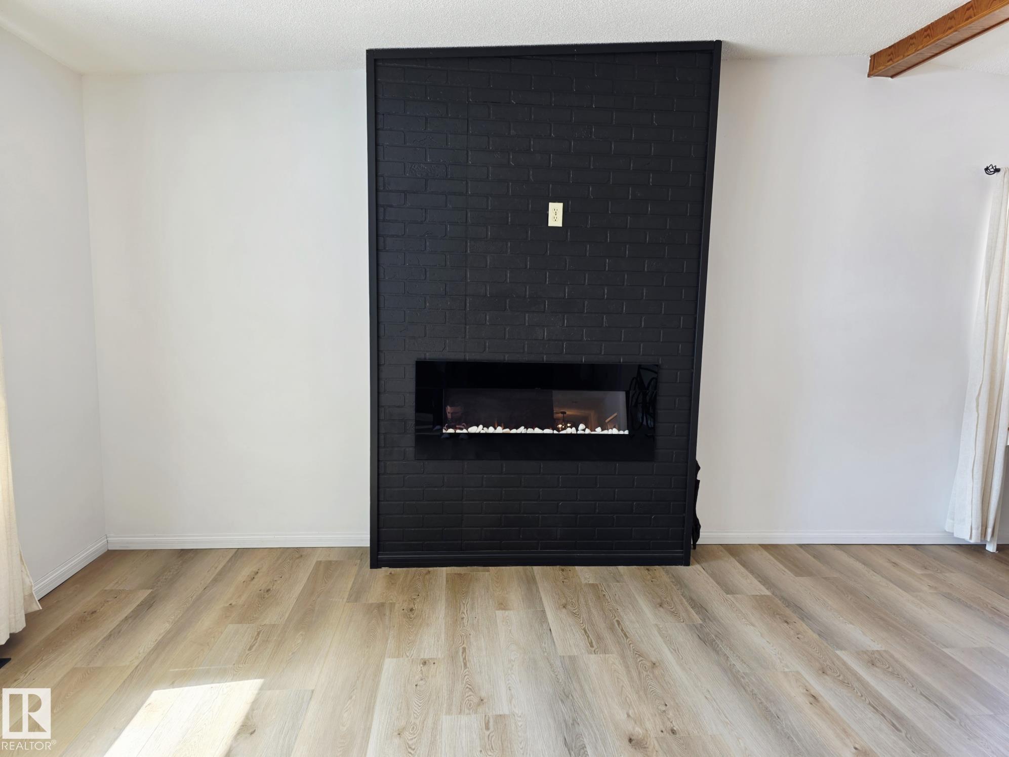 Photo 8 at 5204 43 Avenue, Linsford Park, Leduc