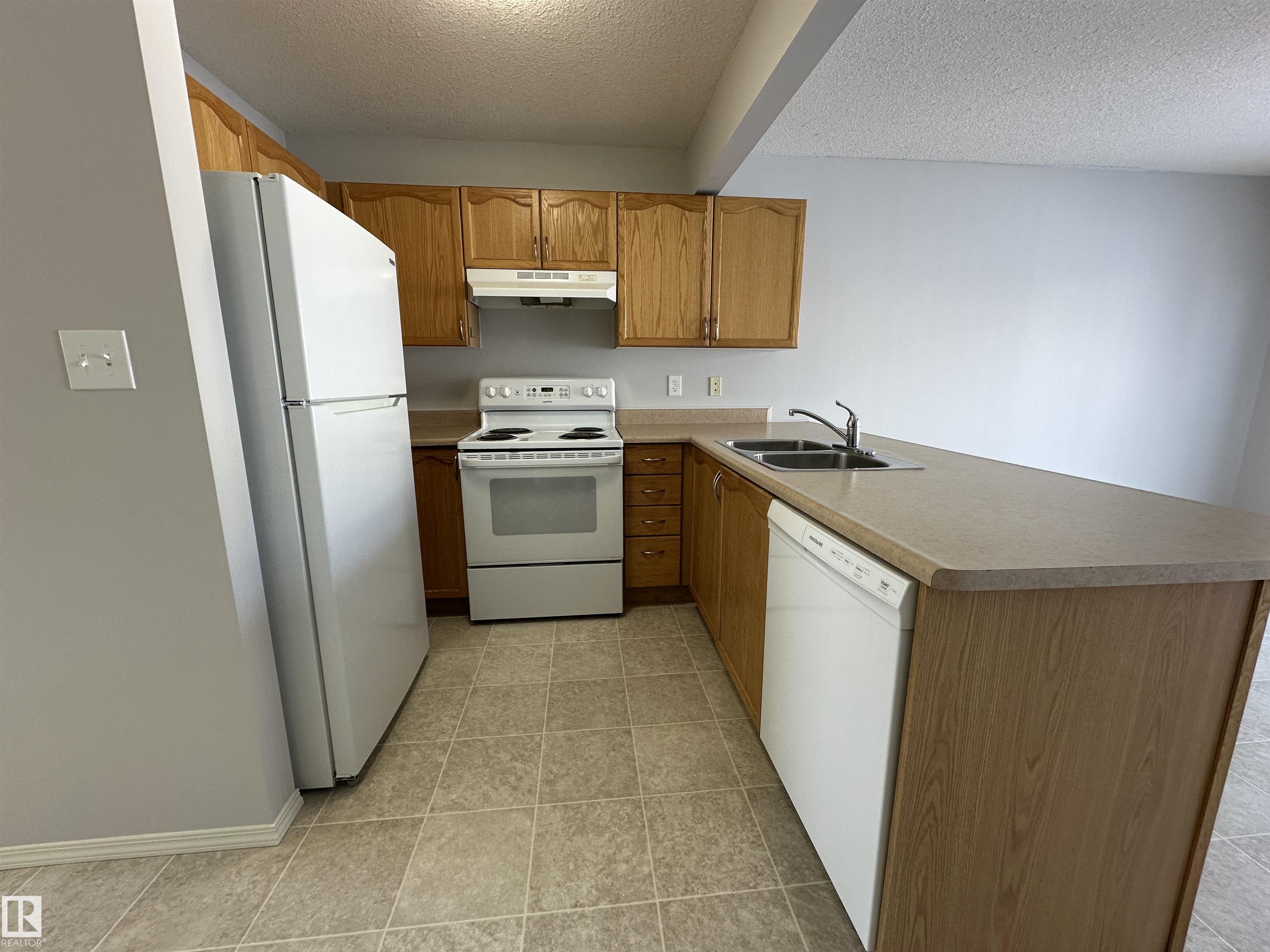 Photo 21 at 16122 131a Street NW, Oxford, Edmonton