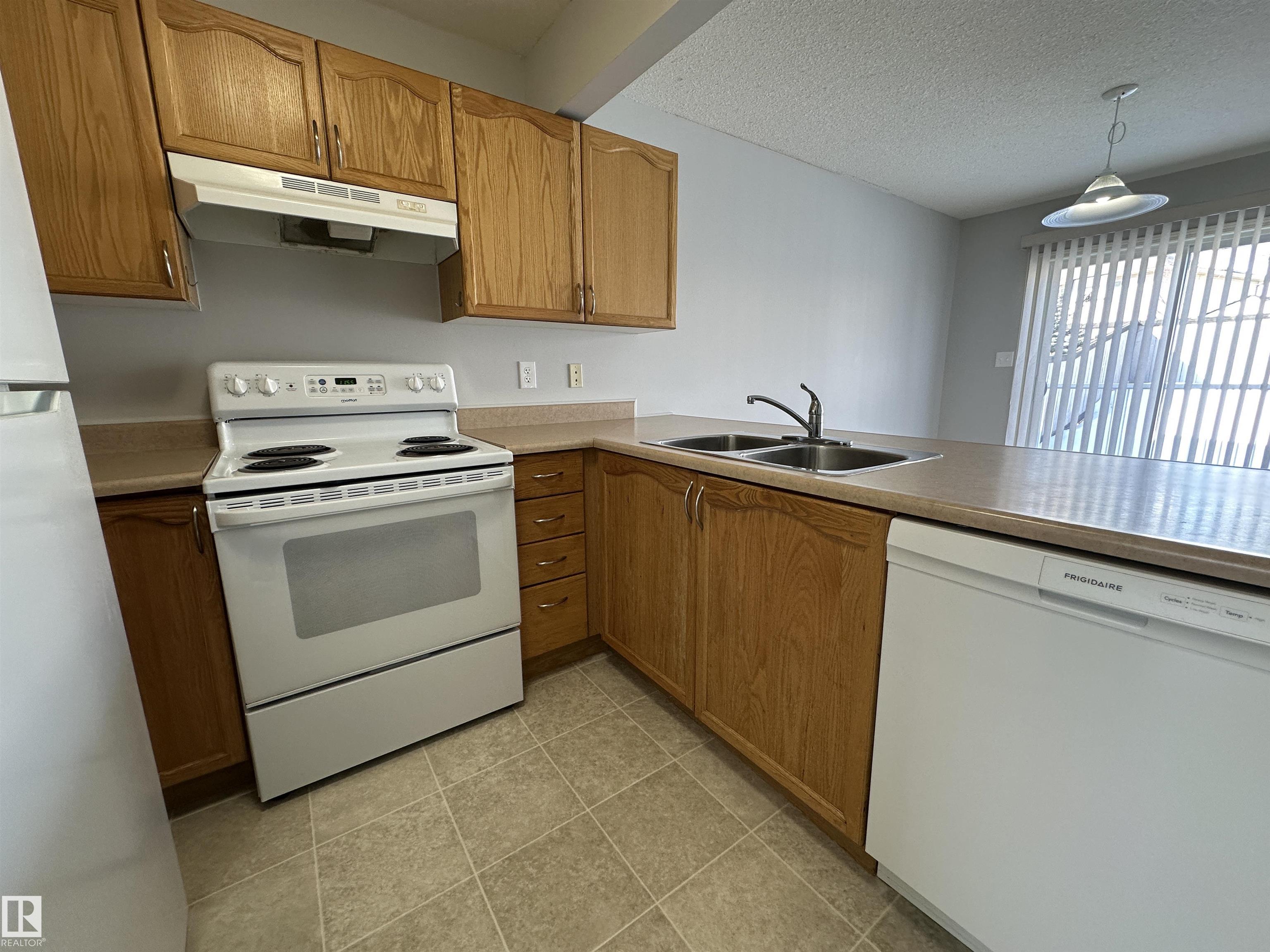 Photo 22 at 16122 131a Street NW, Oxford, Edmonton