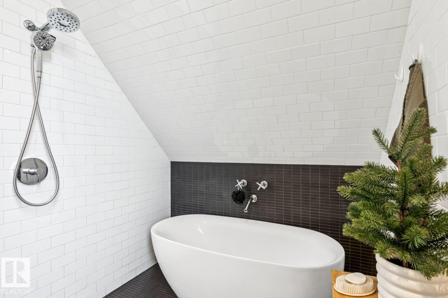 Photo 39 at 10958 80 Avenue NW, Garneau, Edmonton