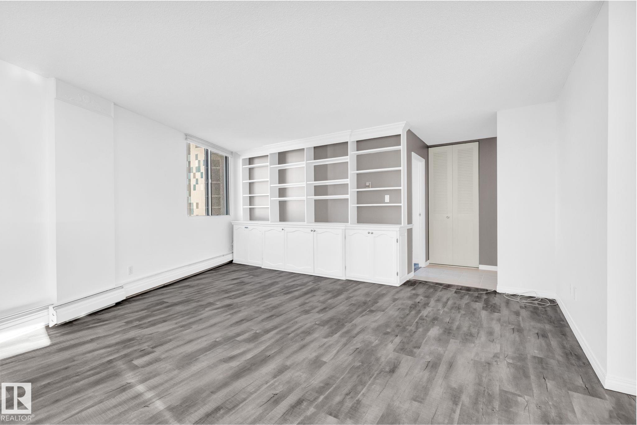 Photo 11 at 1401 - 12121 Jasper Avenue NW, Wîhkwêntôwin, Edmonton