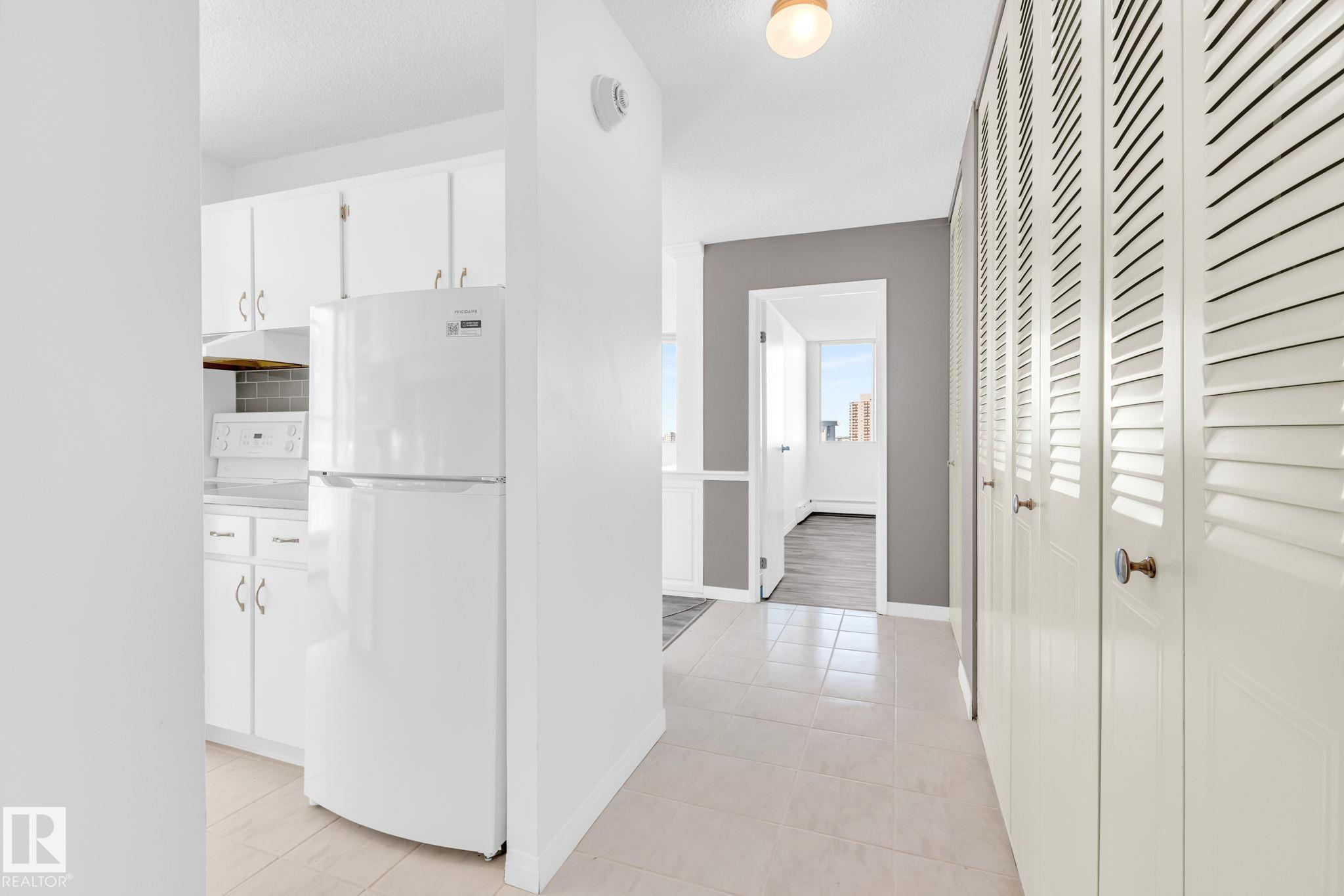 Photo 8 at 1401 - 12121 Jasper Avenue NW, Wîhkwêntôwin, Edmonton