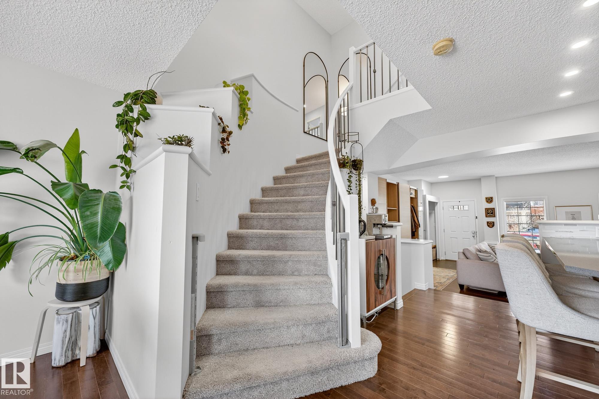 1015 East Bend NW, Edgemont, Edmonton