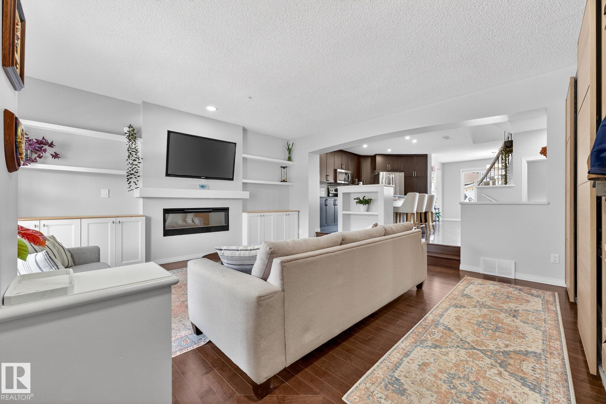 1015 East Bend NW, Edgemont, Edmonton