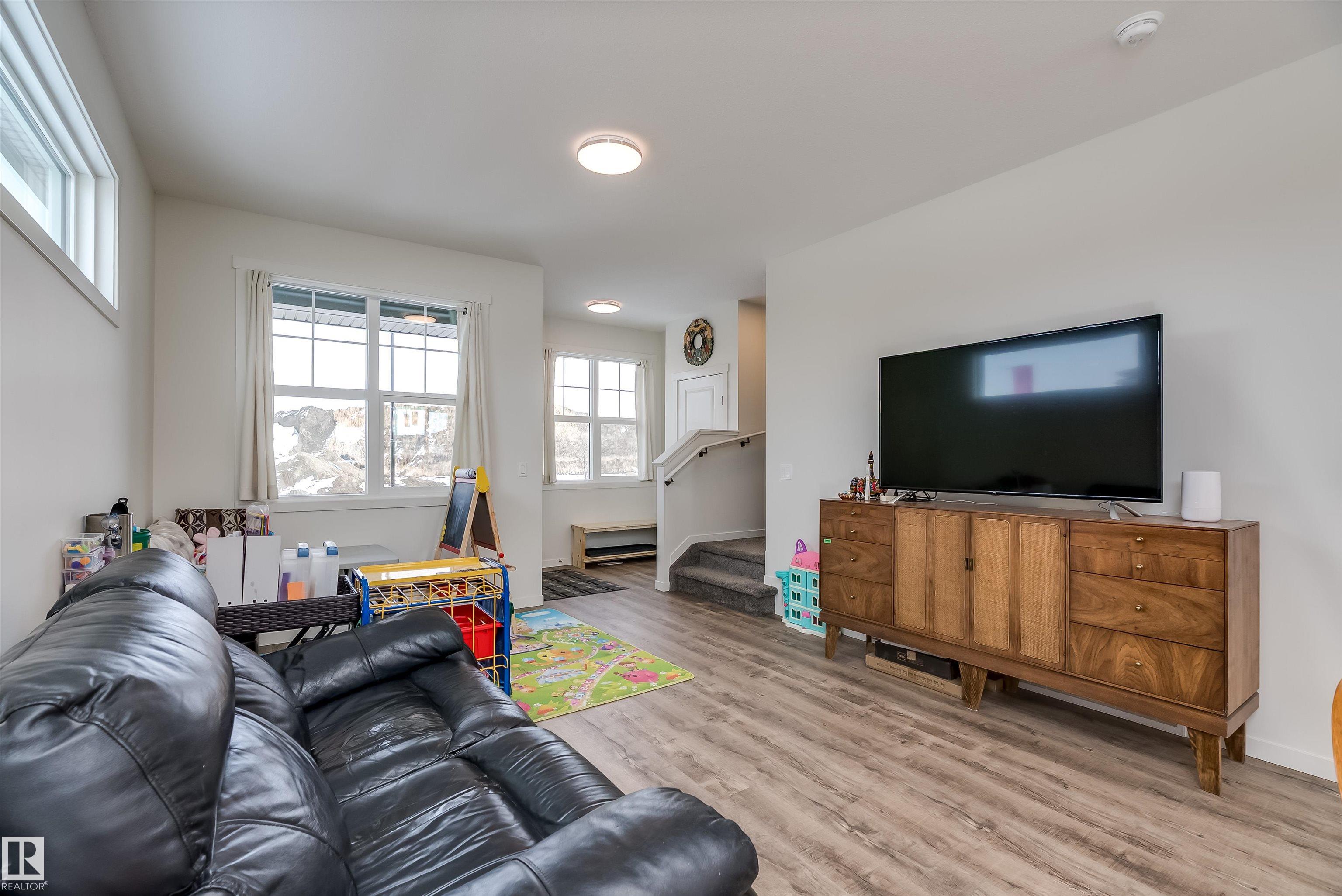 Photo 11 at 330 Edgemont Drive NW, Edgemont, Edmonton