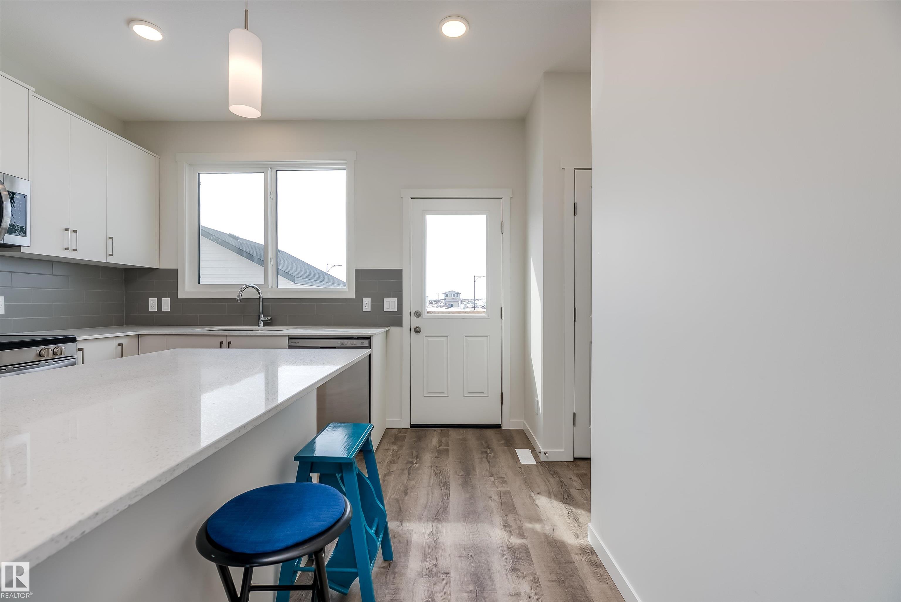 https://zimg.paragon.ice.com/ParagonImages/Property/PM/RAE/225393295/21/0/0/7e1a4bcf307914cd89548b59ab9904e9/1/00727b8022dd08d1a99801ce0002a8f6/225393295-8903c89f-d61b-4322-976e-4cc17a539607.JPG
