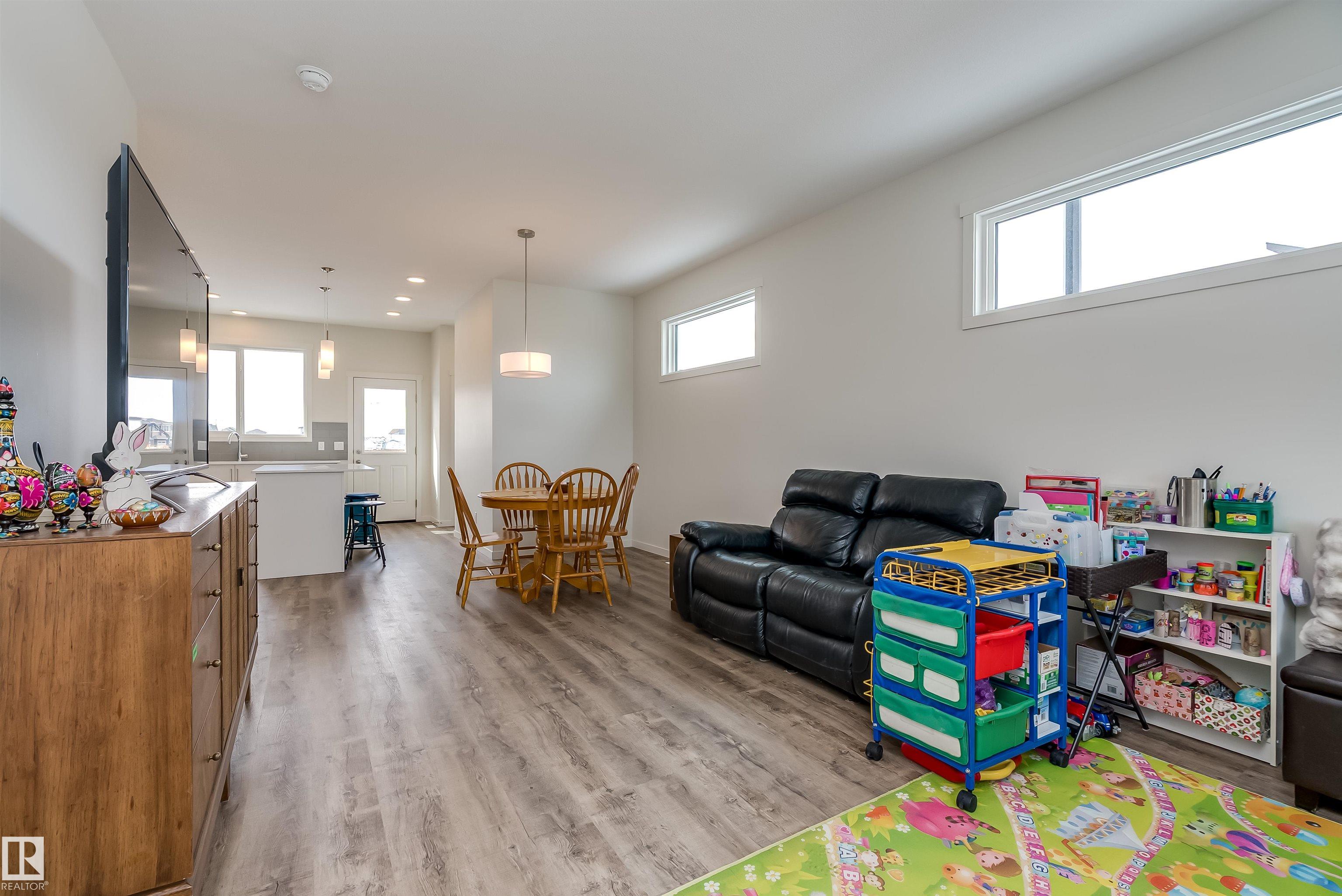 Photo 7 at 330 Edgemont Drive NW, Edgemont, Edmonton