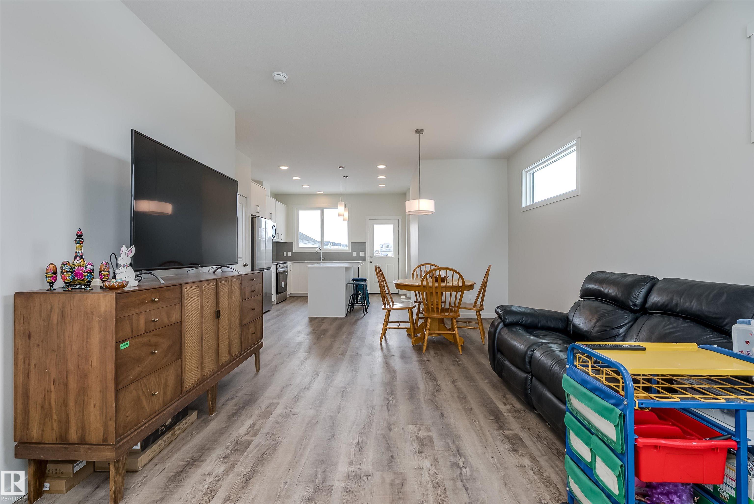 Photo 8 at 330 Edgemont Drive NW, Edgemont, Edmonton