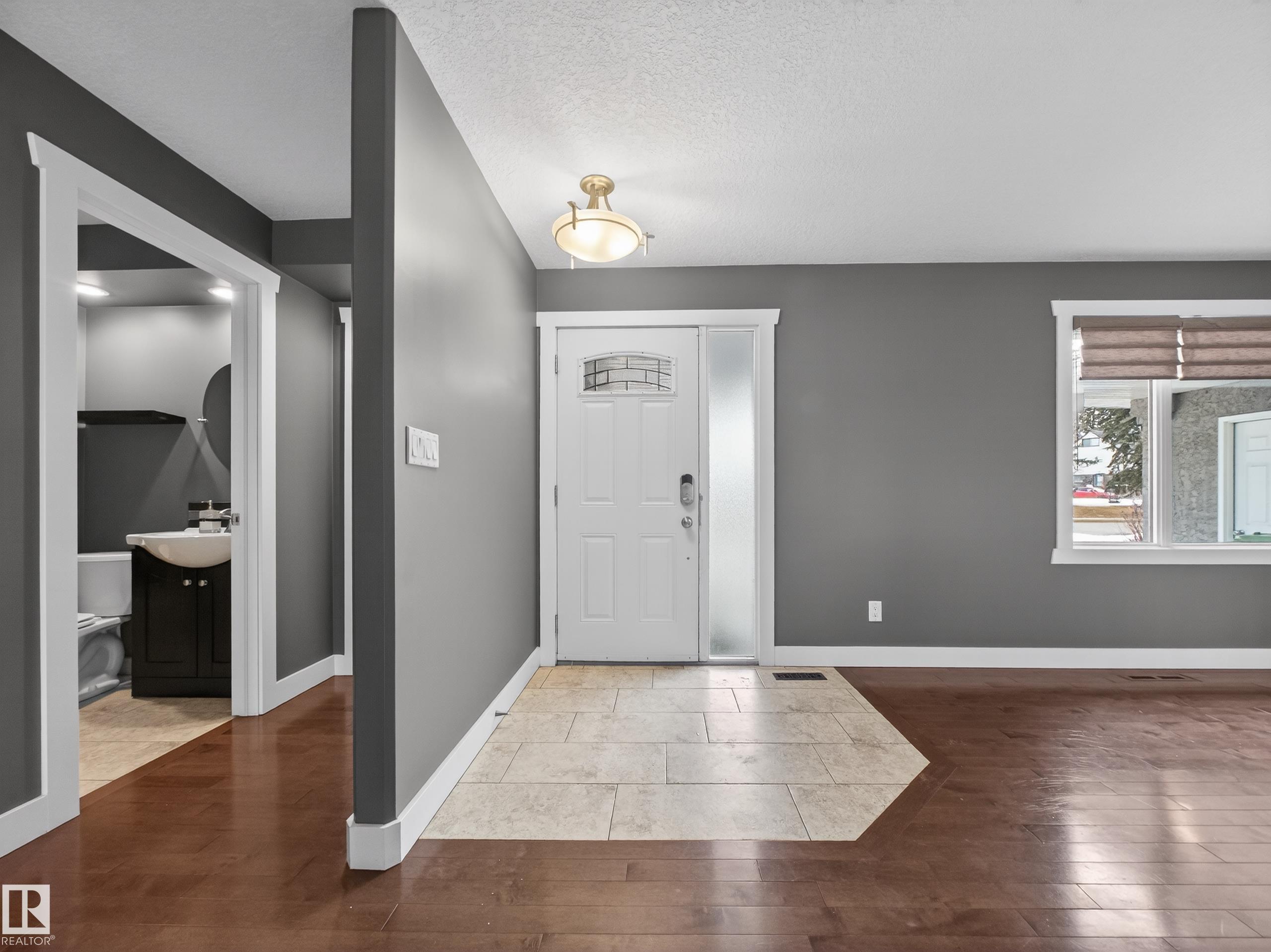 82 Mission Avenue, Mission, St. Albert