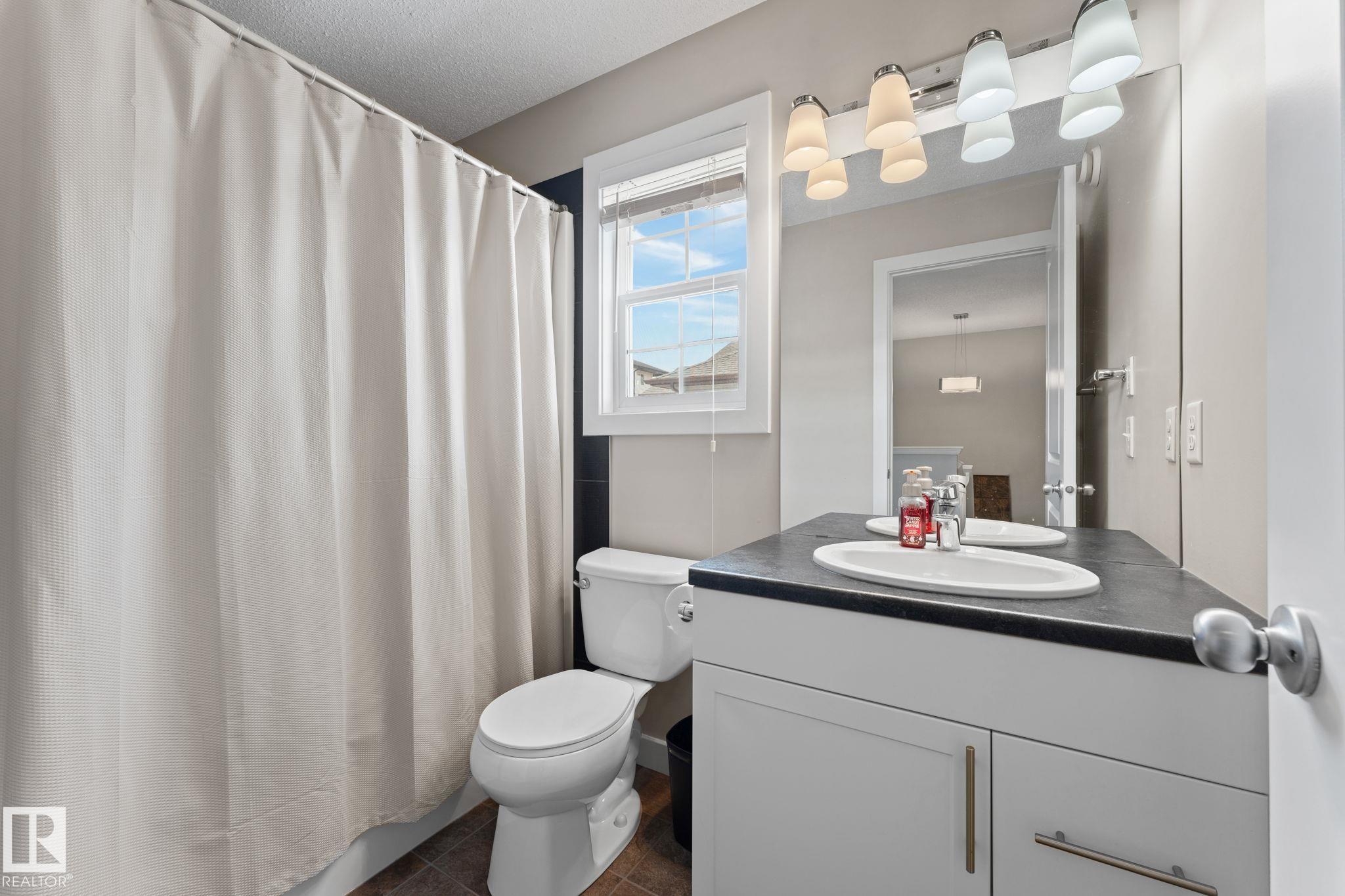 Photo 25 at 43 Meadowview Court, McLaughlin, Spruce Grove